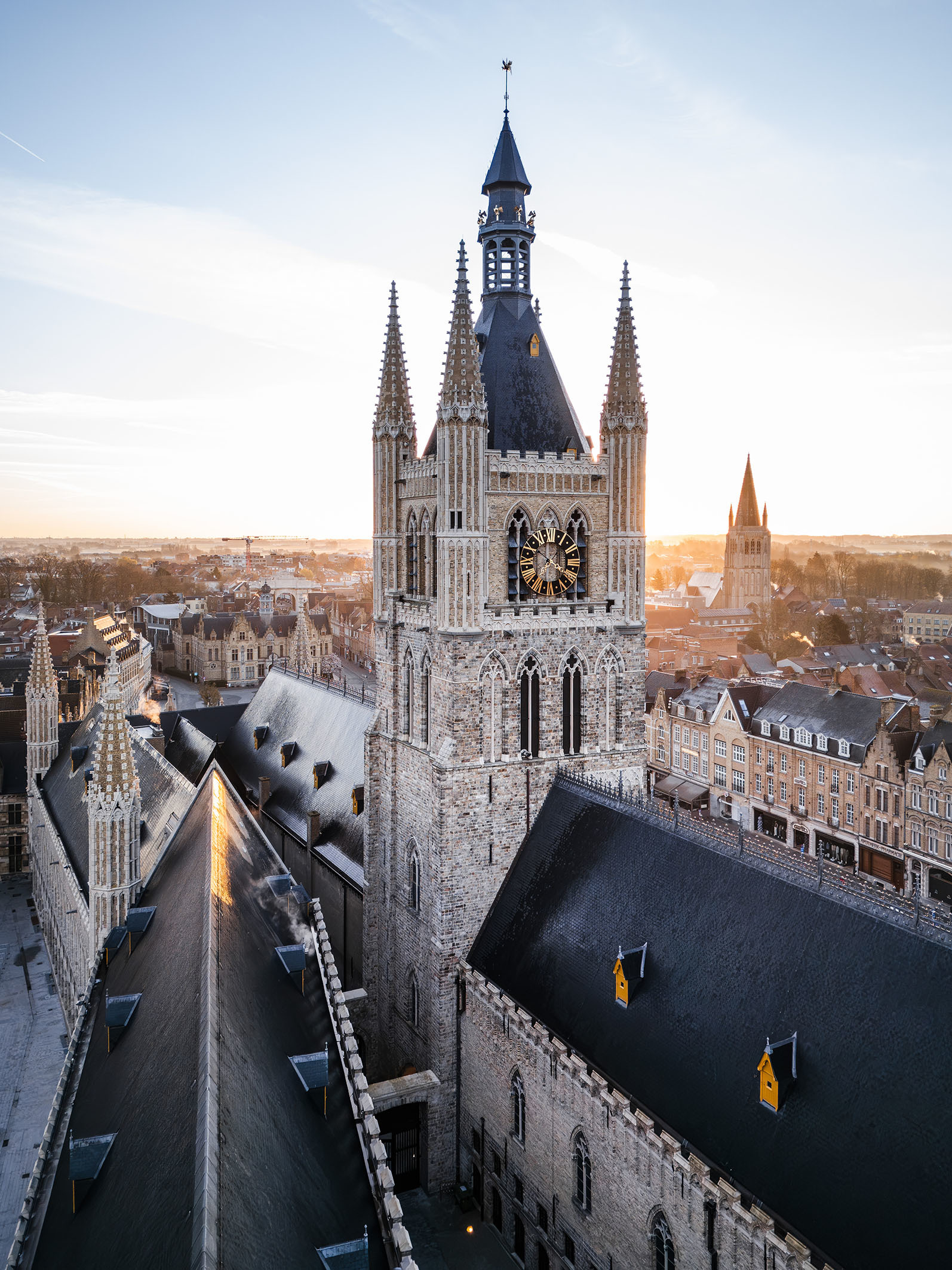 LOW LUCID B Juxta Ieper 009