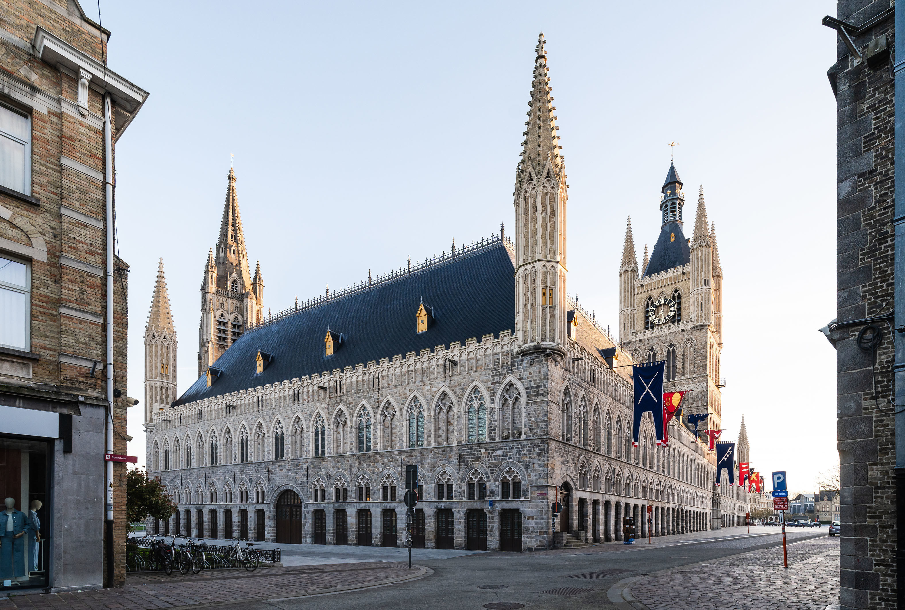 LOW LUCID B Juxta Ieper 016