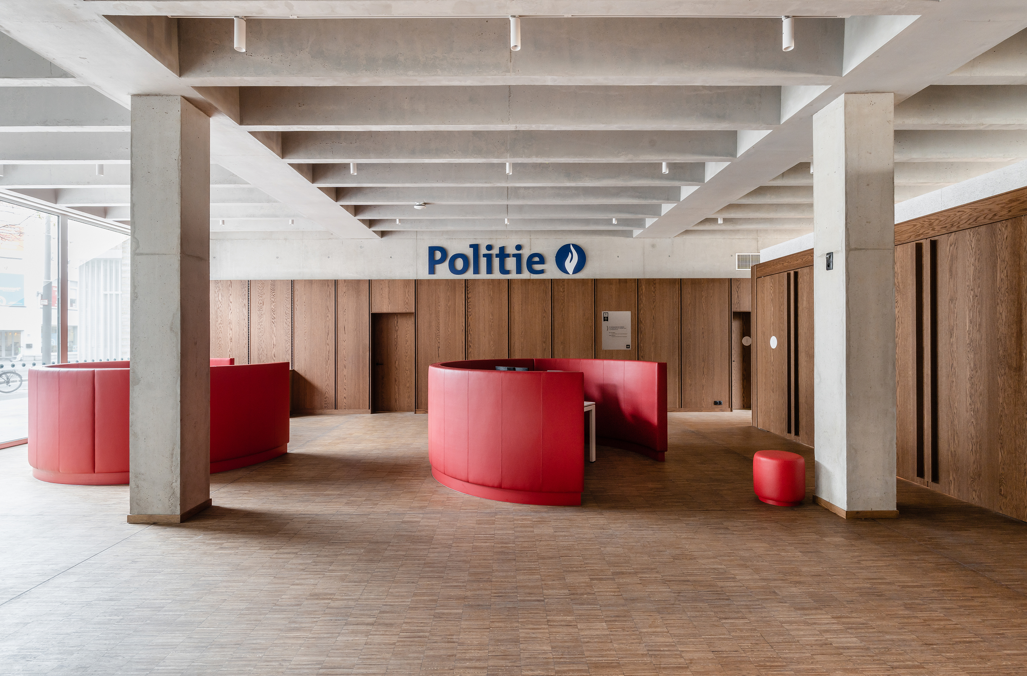 LUCID B bis politie Merksem 01