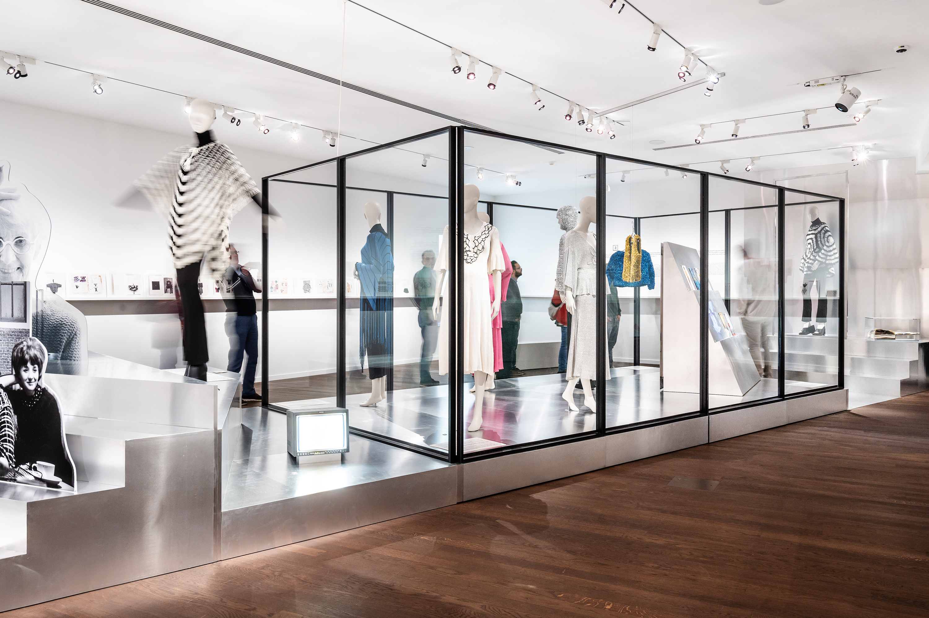 LUCID B bis vitrines MOMU 10