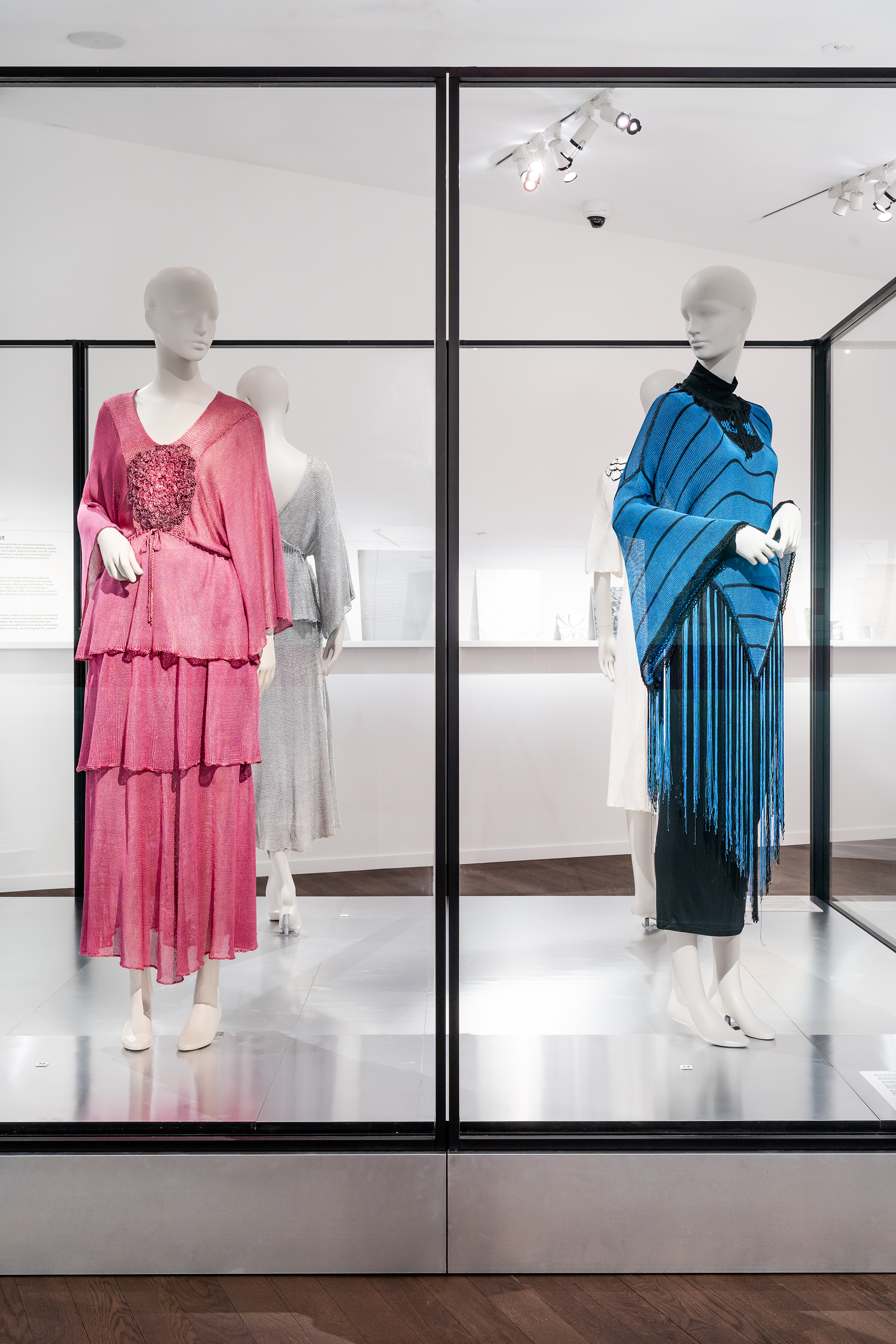 LUCID B bis vitrines MOMU 12