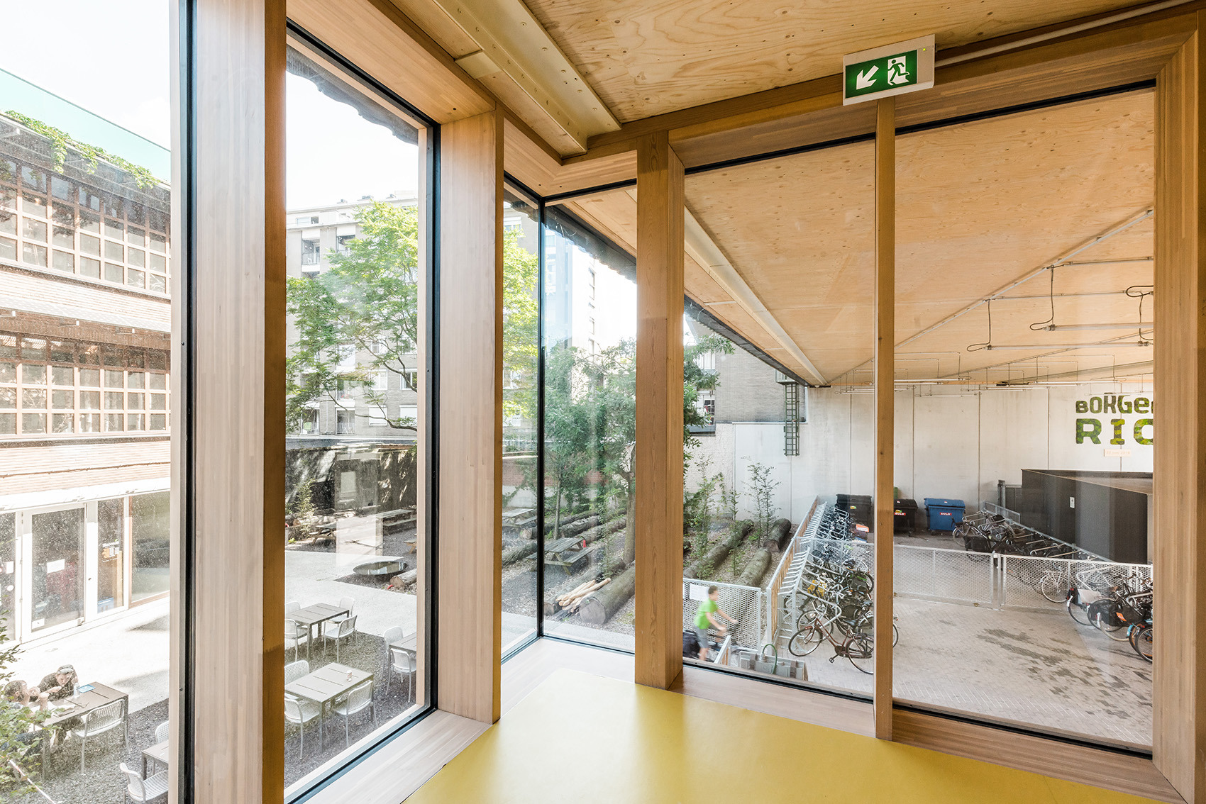 Lucid Mundo a 012 LOW