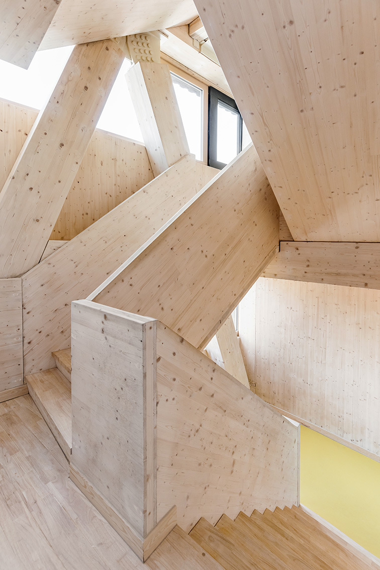 Lucid Mundo a 015 LOW