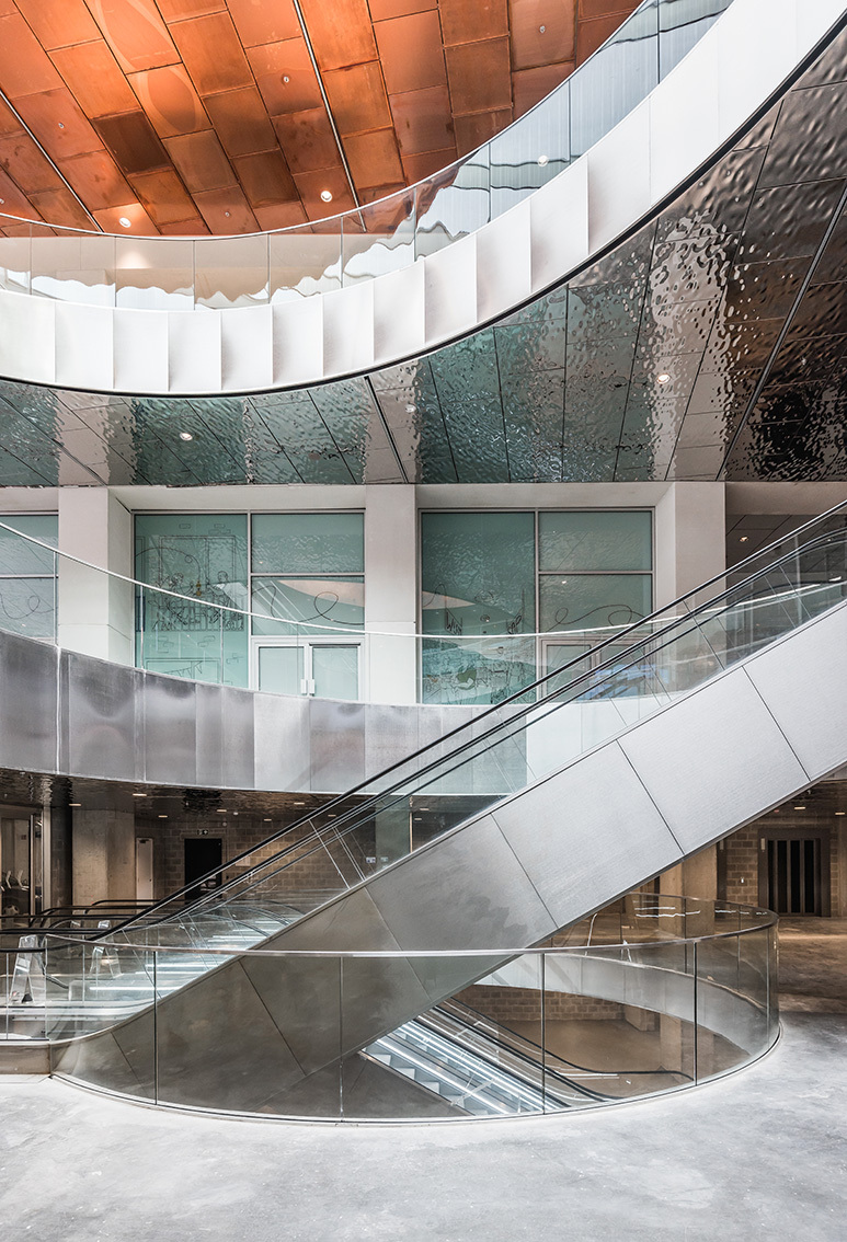 © Lucid Turnova 006 Low