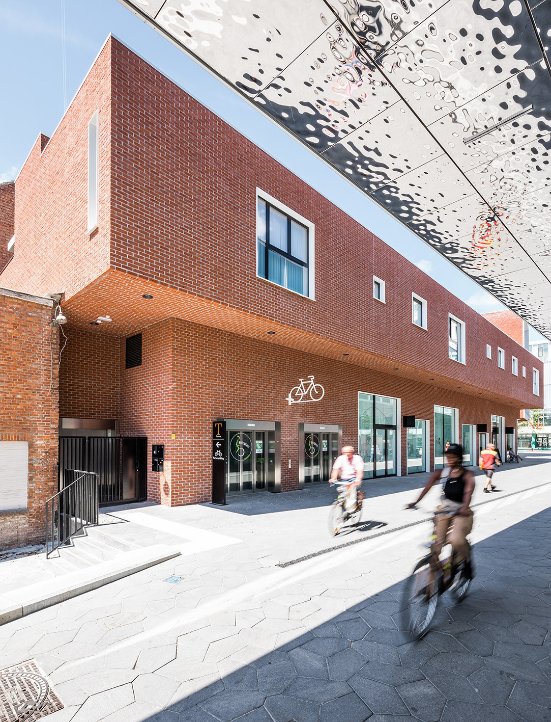 Lucid Turnova B 09 LOW