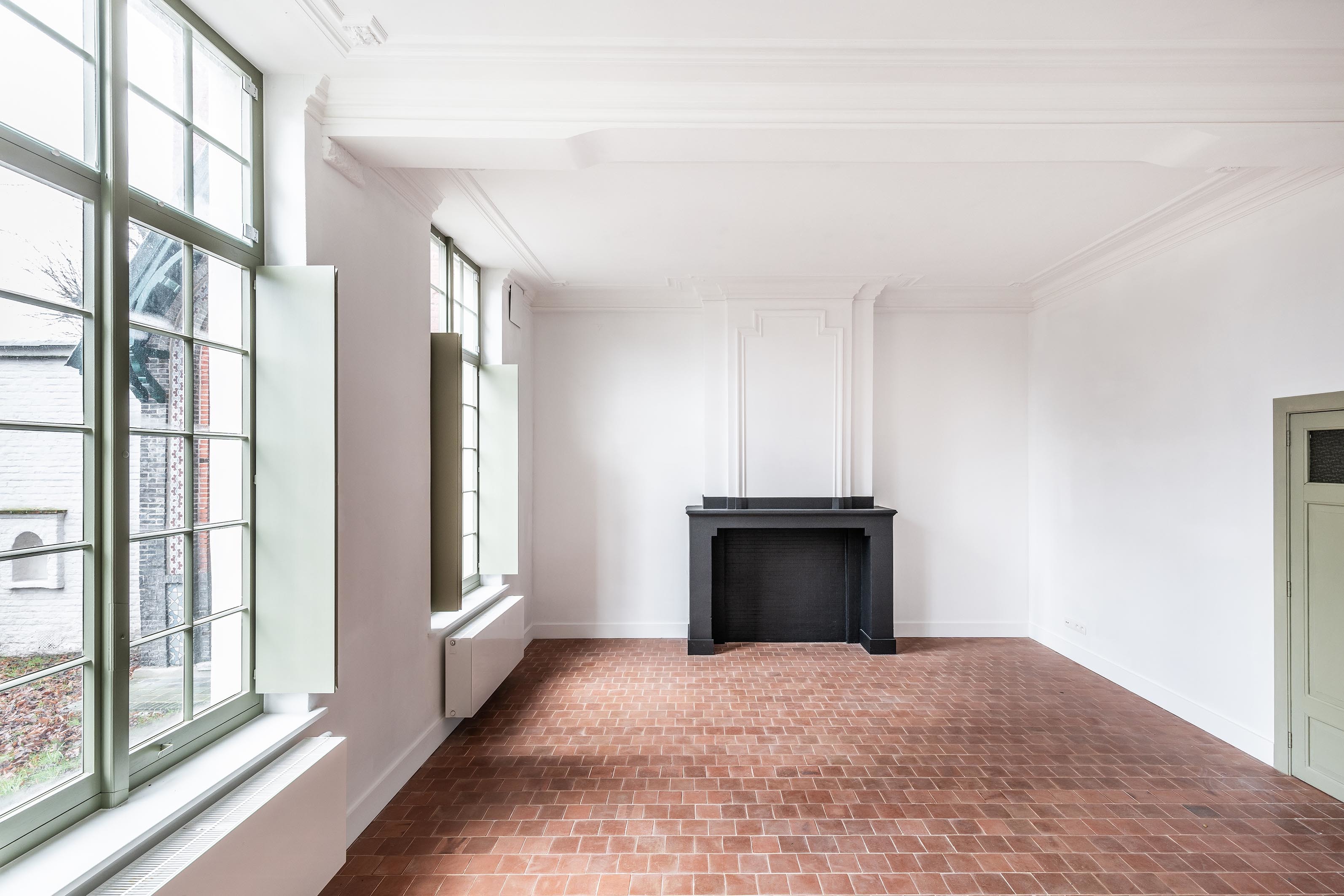 LOW LUCID B Juxta Convent Gent 012