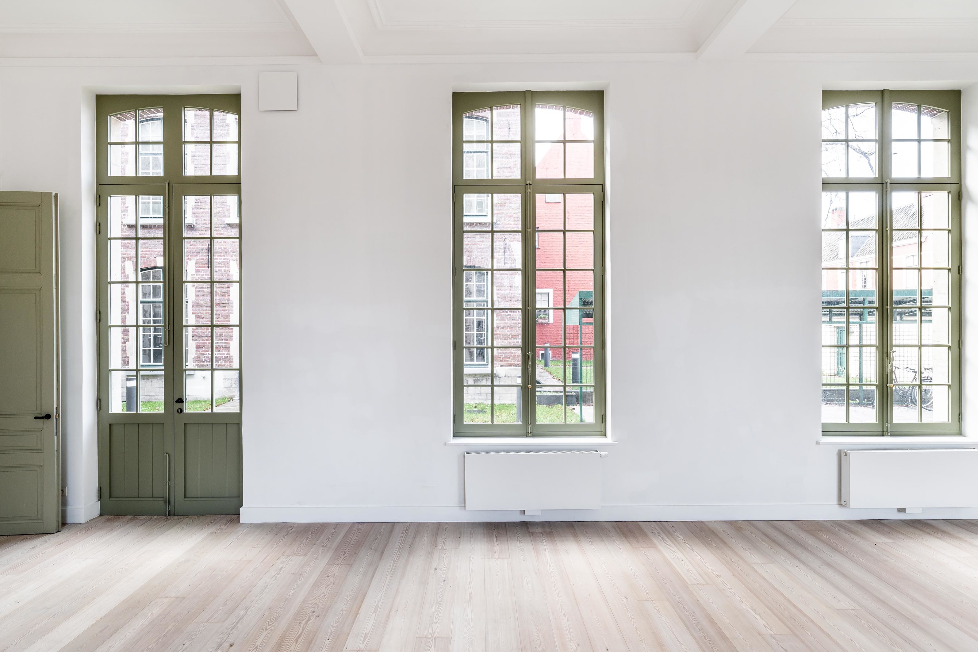 LOW LUCID B Juxta Convent Gent 020