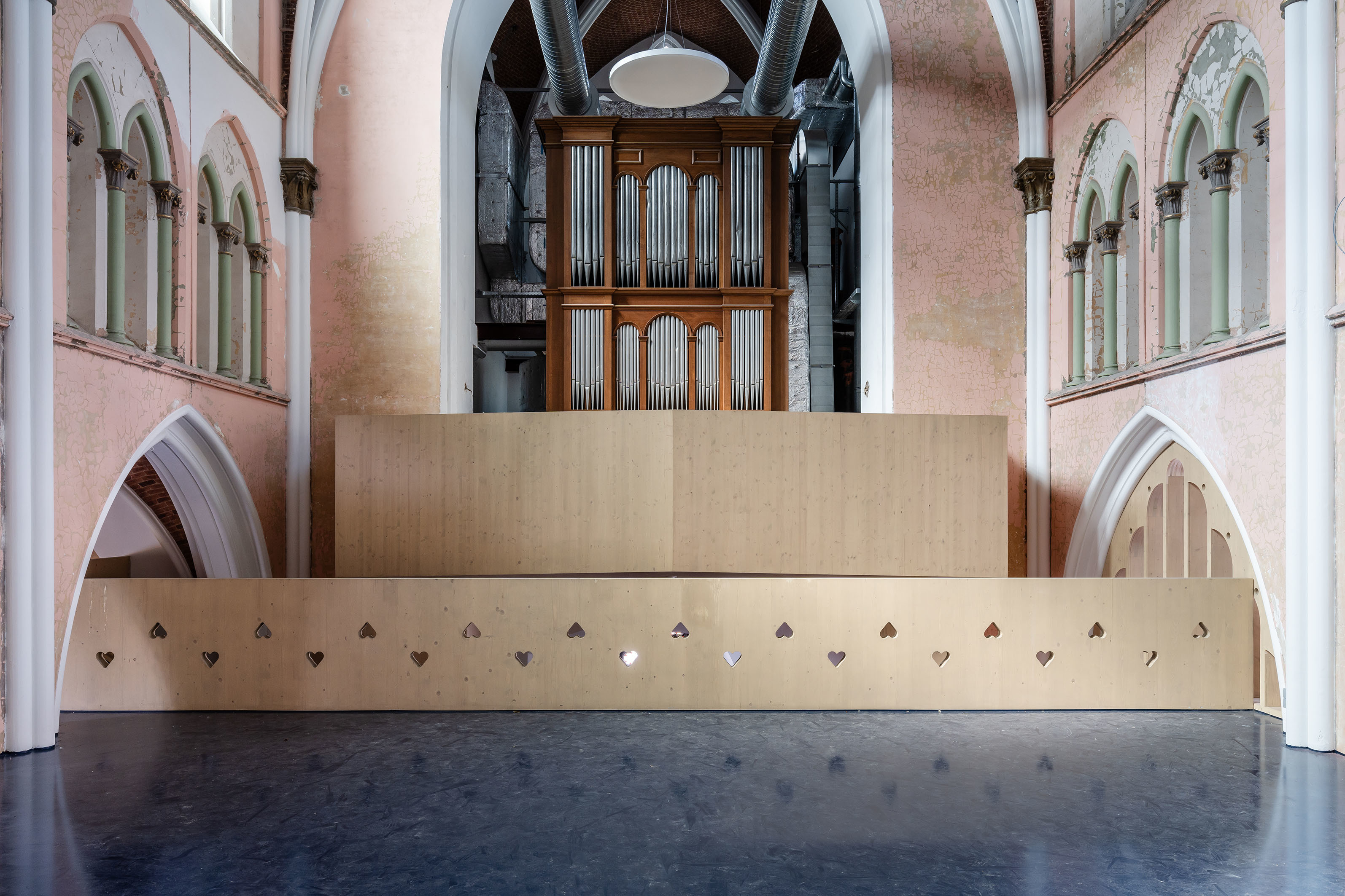 LOW LUCID B Juxta H Hart 023