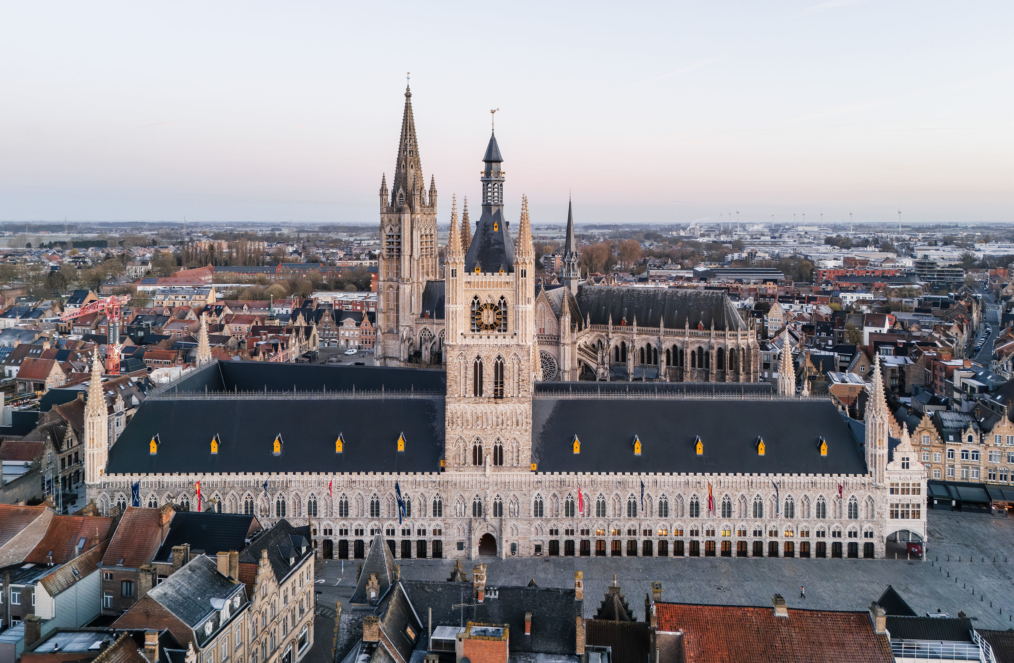 LOW LUCID B Juxta Ieper 002