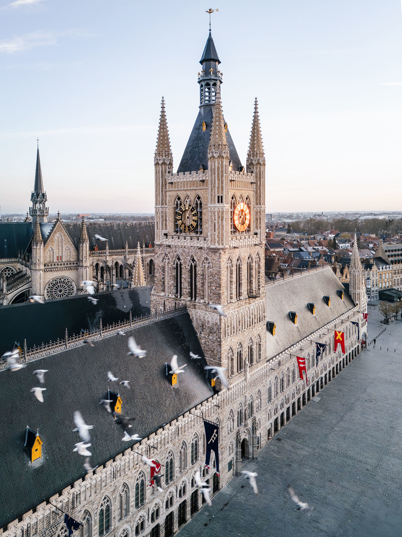 LOW LUCID B Juxta Ieper 005