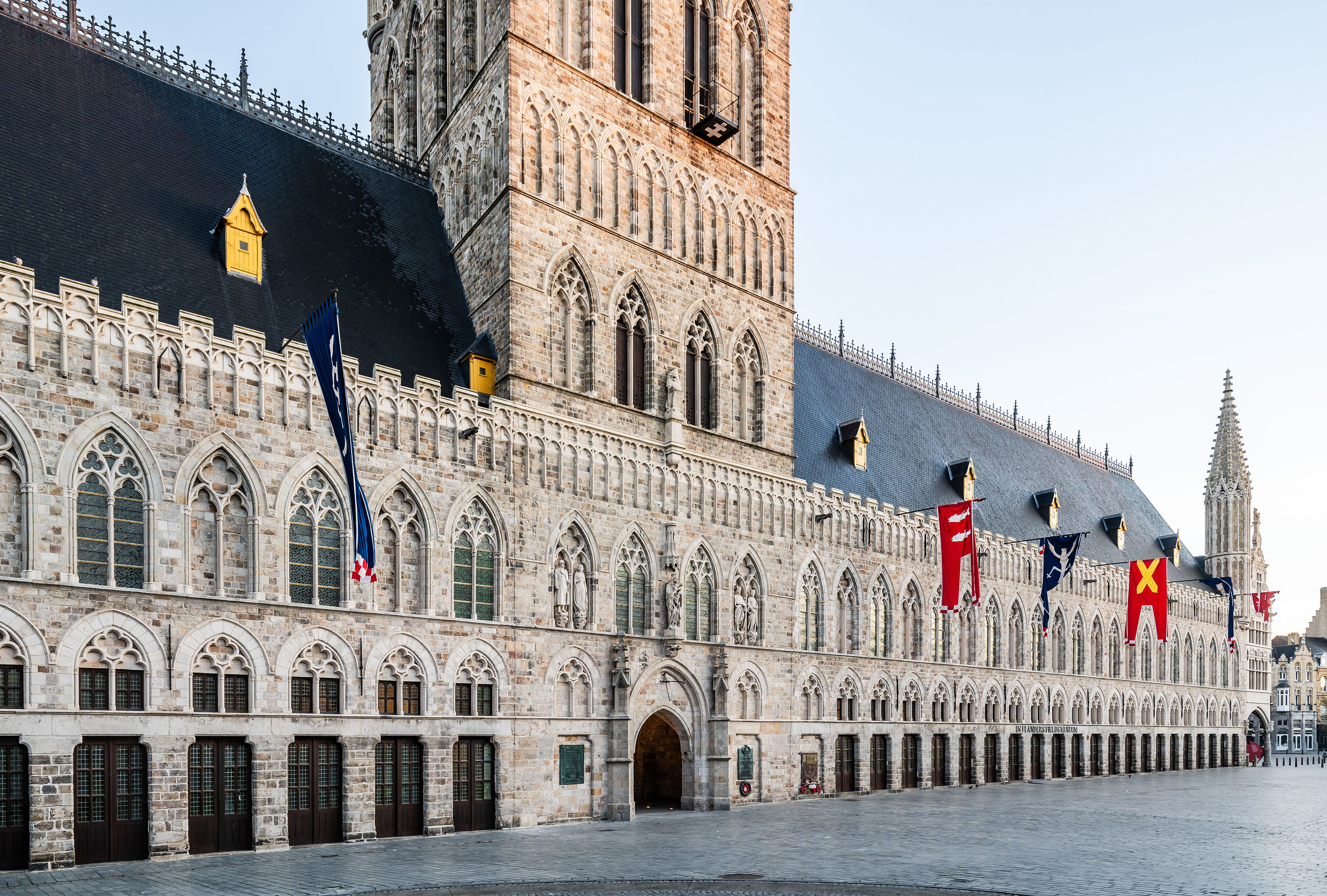 LOW LUCID B Juxta Ieper 013