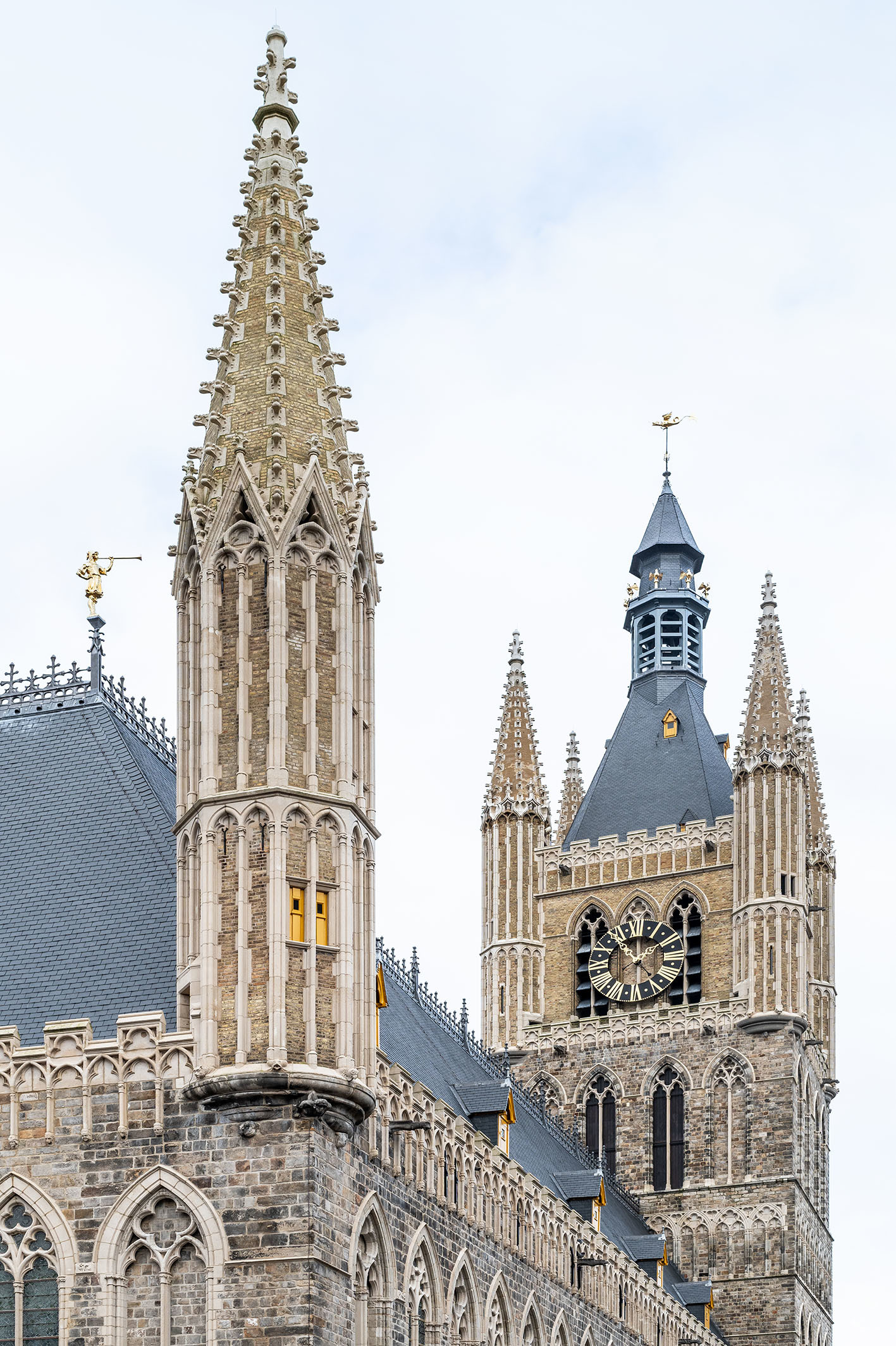 LOW LUCID B Juxta Lakenhalle 008