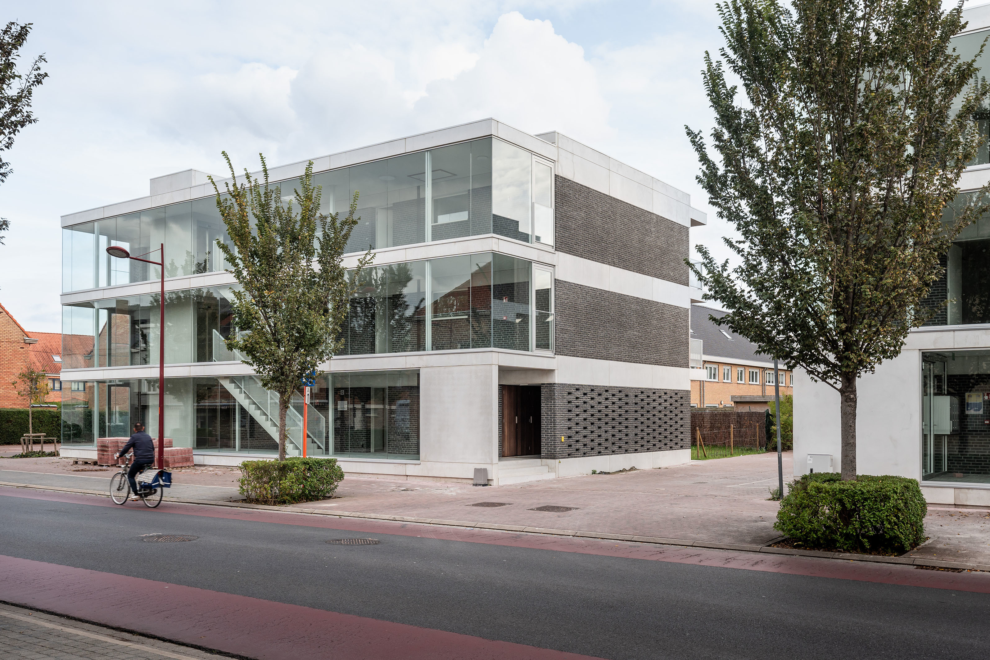 LOW LUCID B Juxta Met Zicht 015