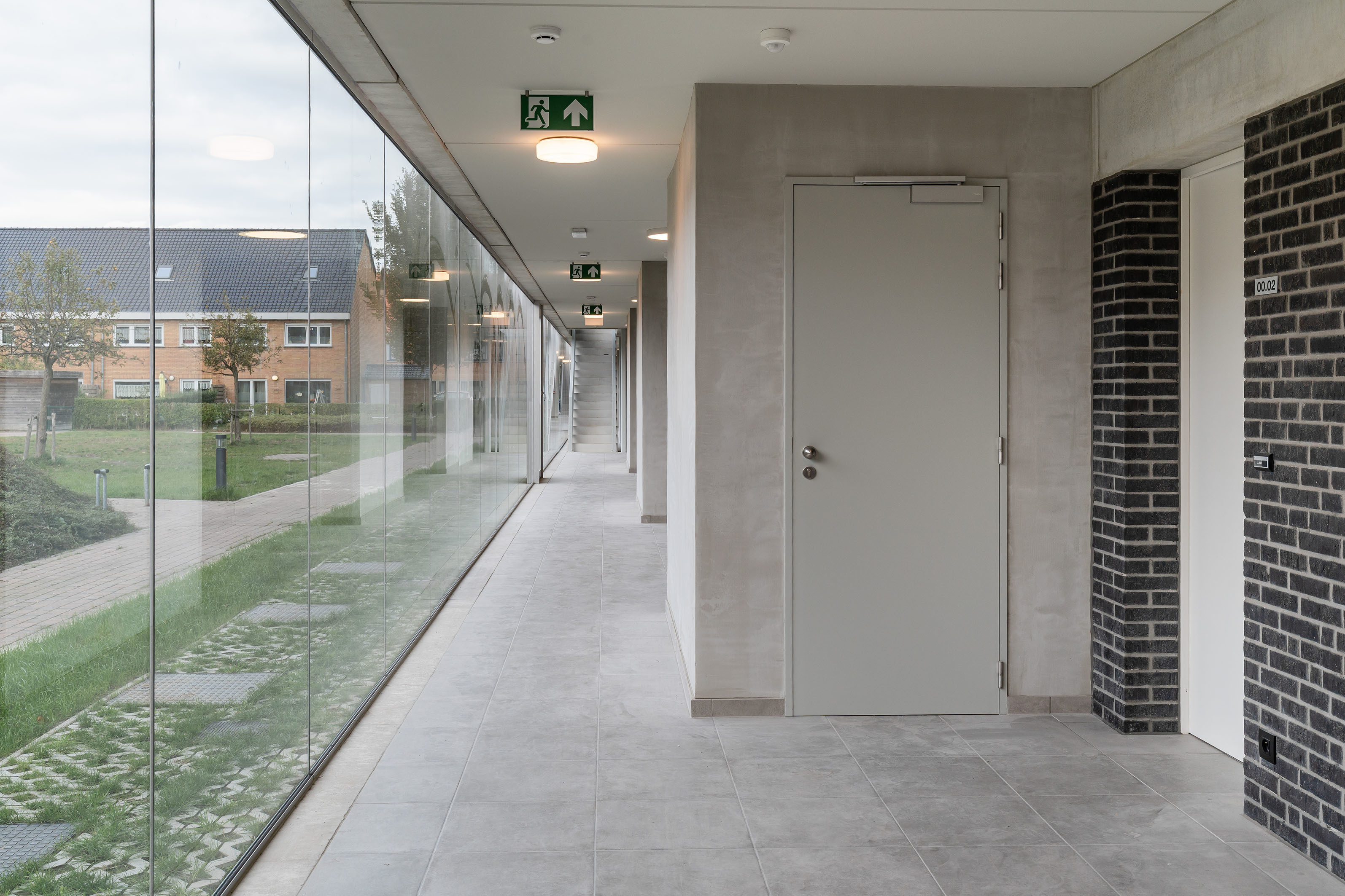 LOW LUCID B Juxta Met Zicht 022