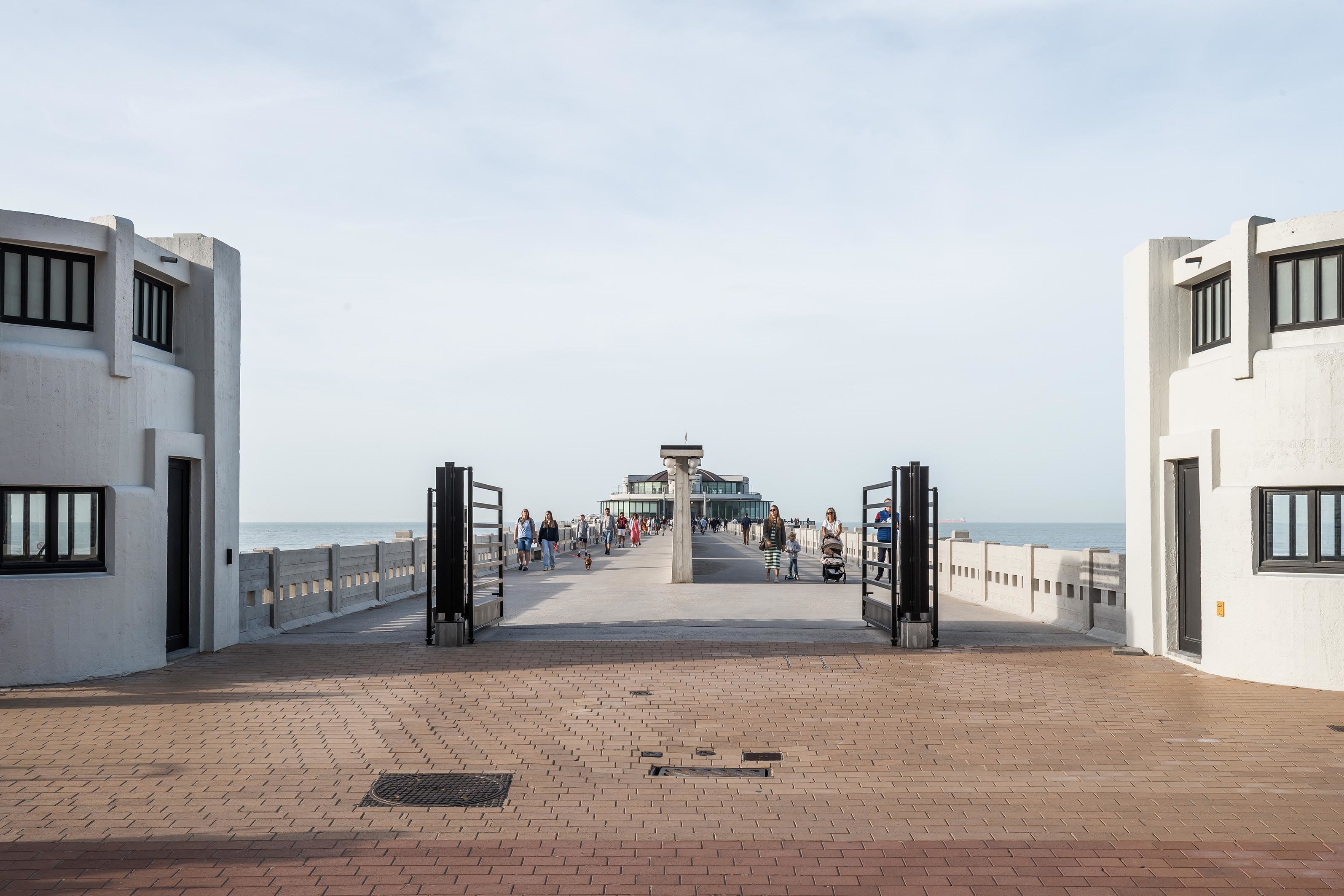 LOW LUCID B Juxta Pier Blankenberge 06