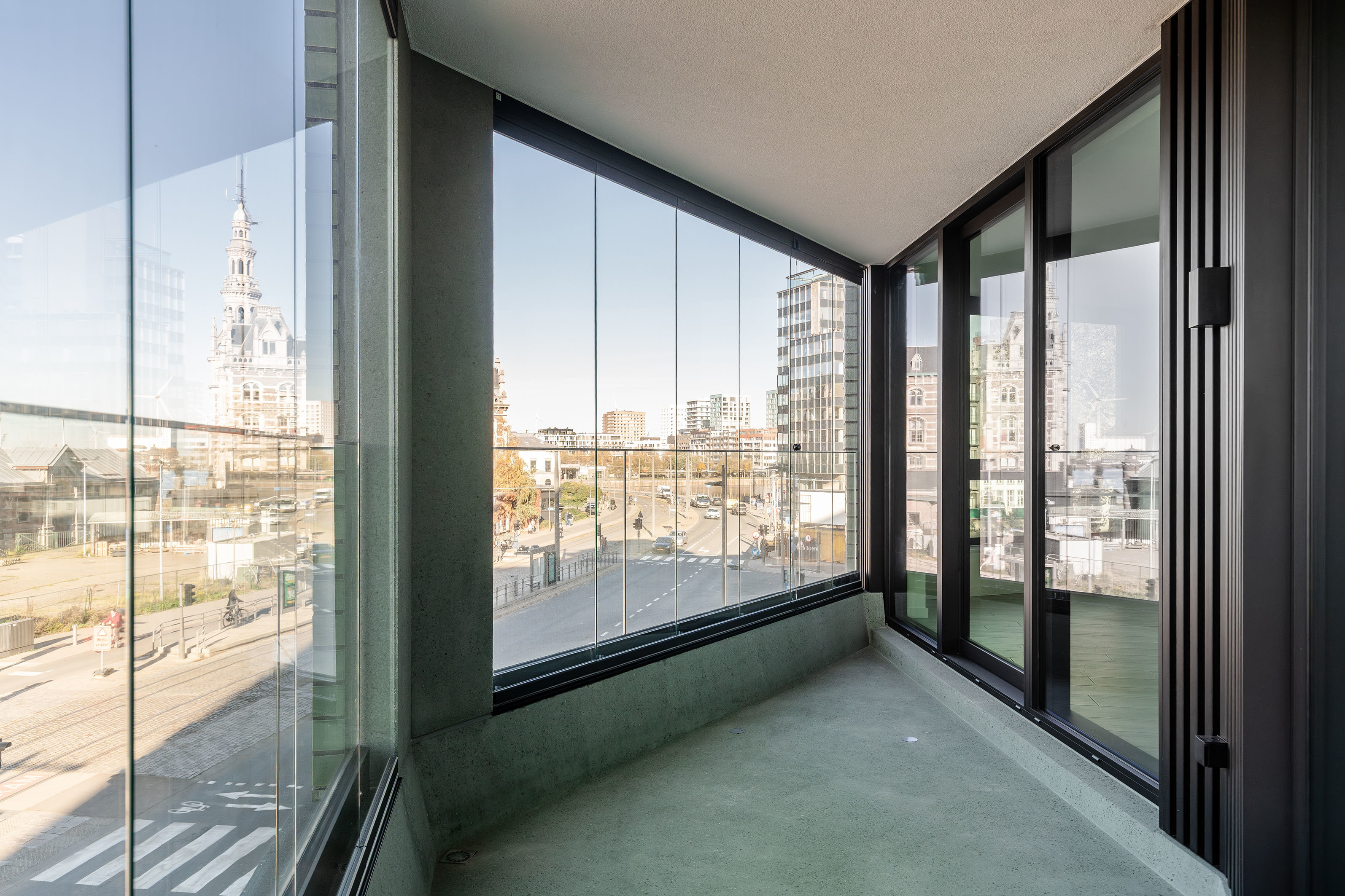 LOW LUCID B architecten Van Meterenkaai 18