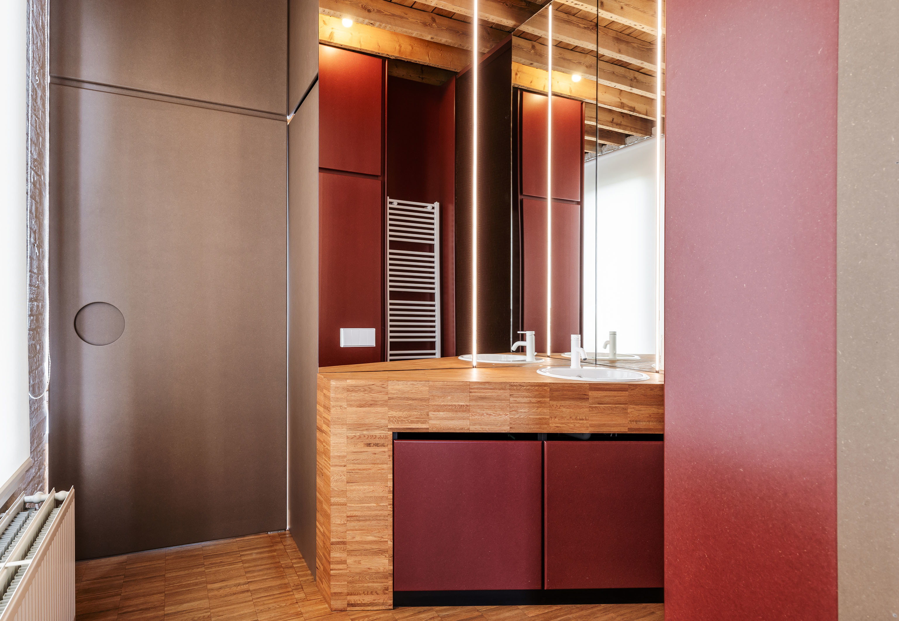 LOW LUCID B bis Anyplace 015