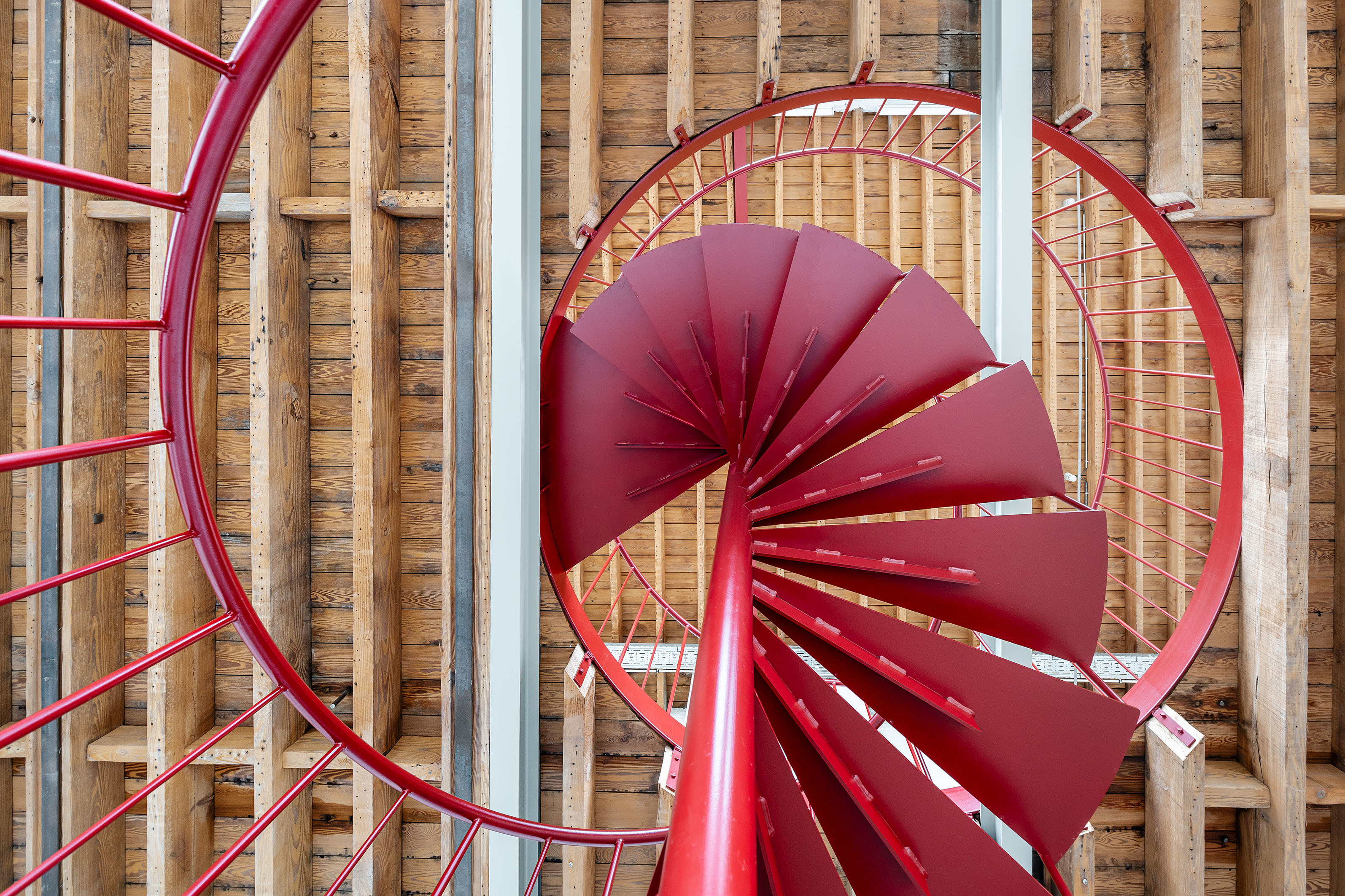 LOW LUCID B bis Anyplace 030