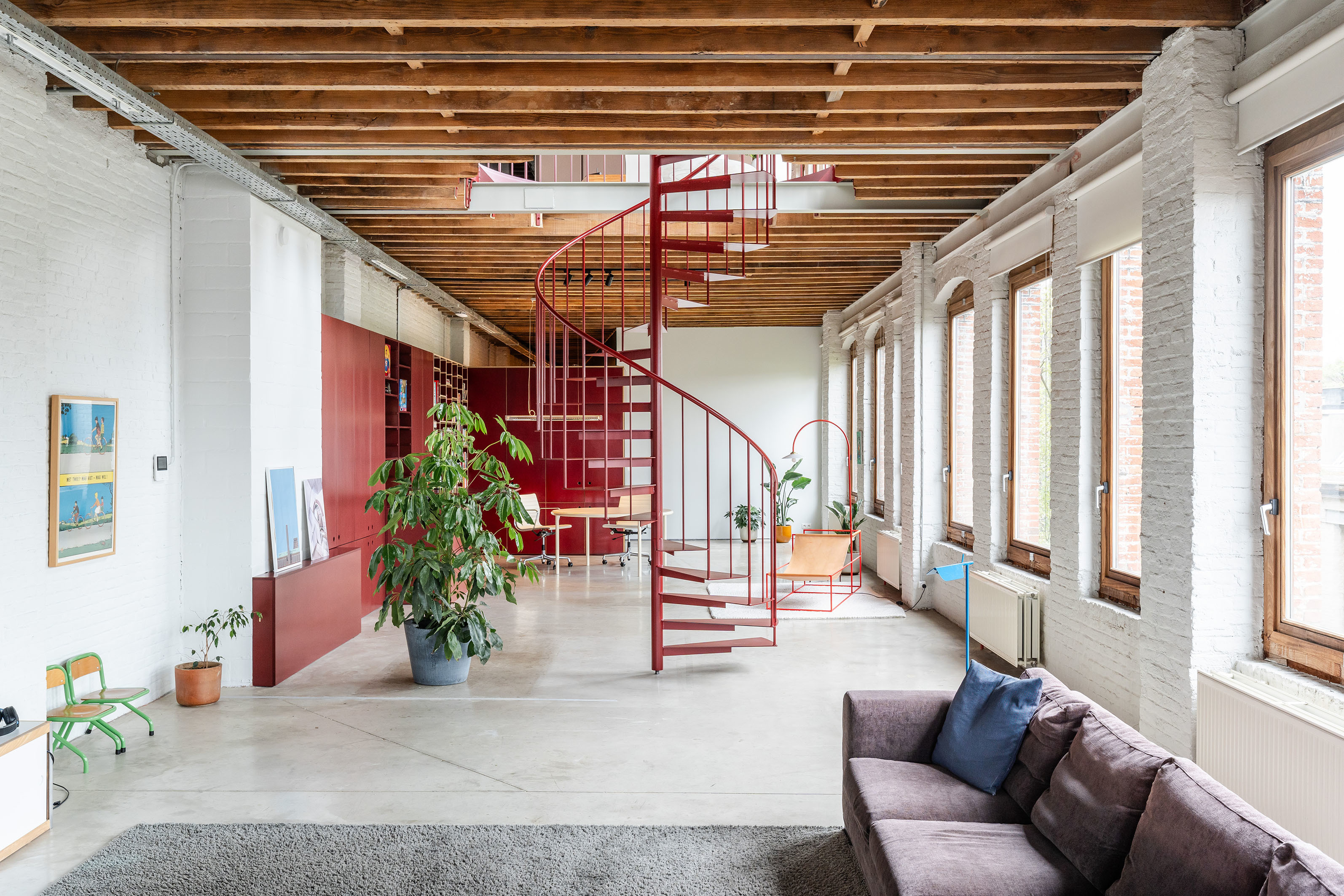 LOW LUCID B bis Anyplace 032