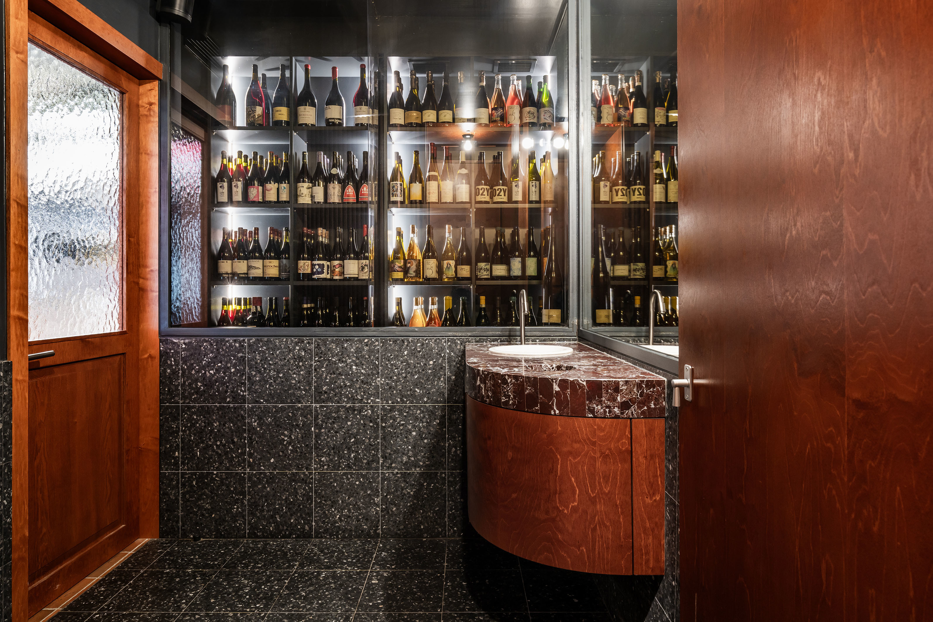 LOW LUCID B bis Cafe Commercial 014