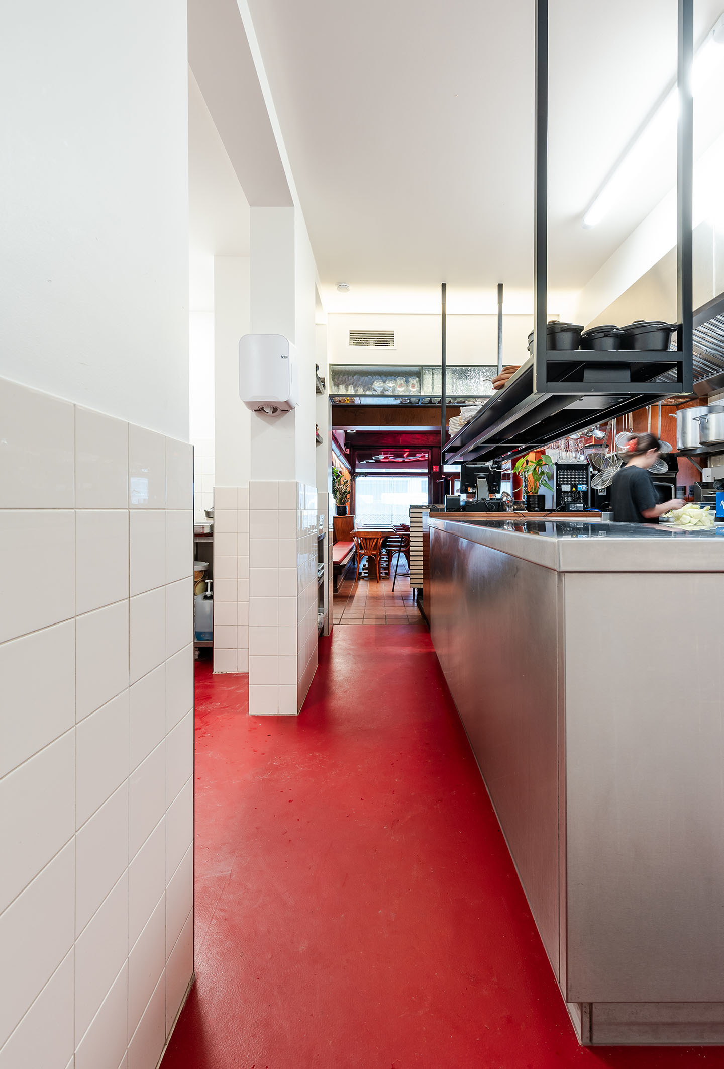 LOW LUCID B bis Cafe Commercial 019