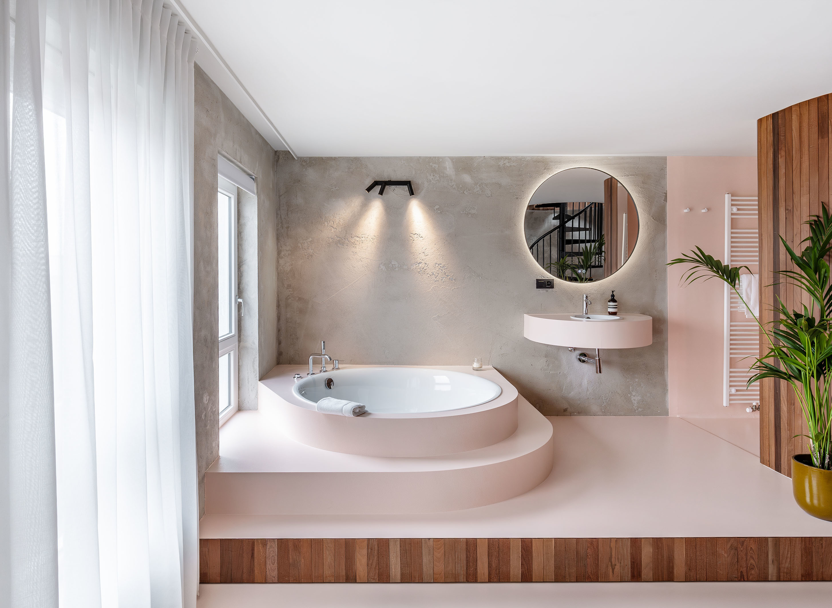 LOW LUCID B bis Cafe Commercial 025