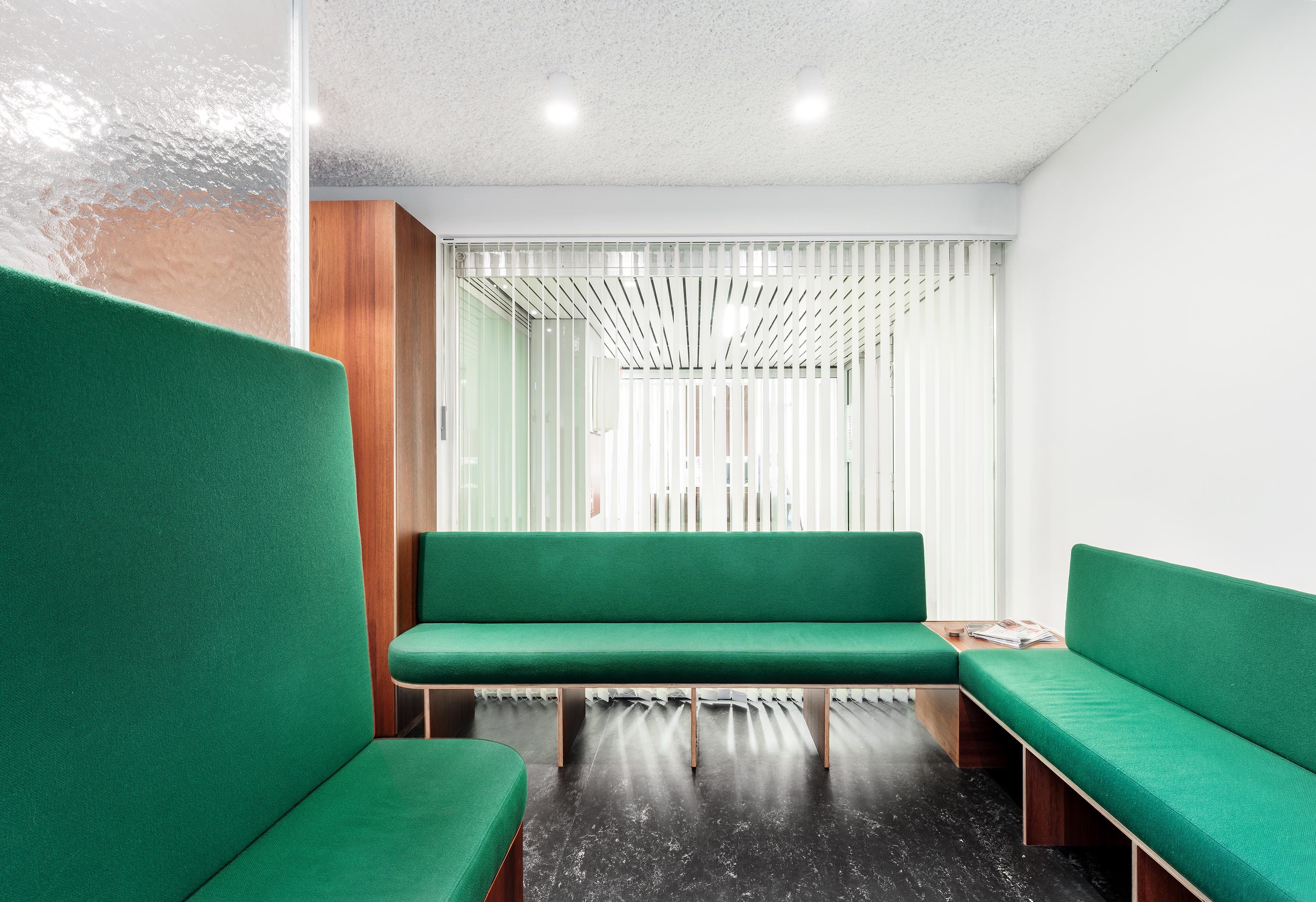 LOW LUCID B bis Dentisterie 01