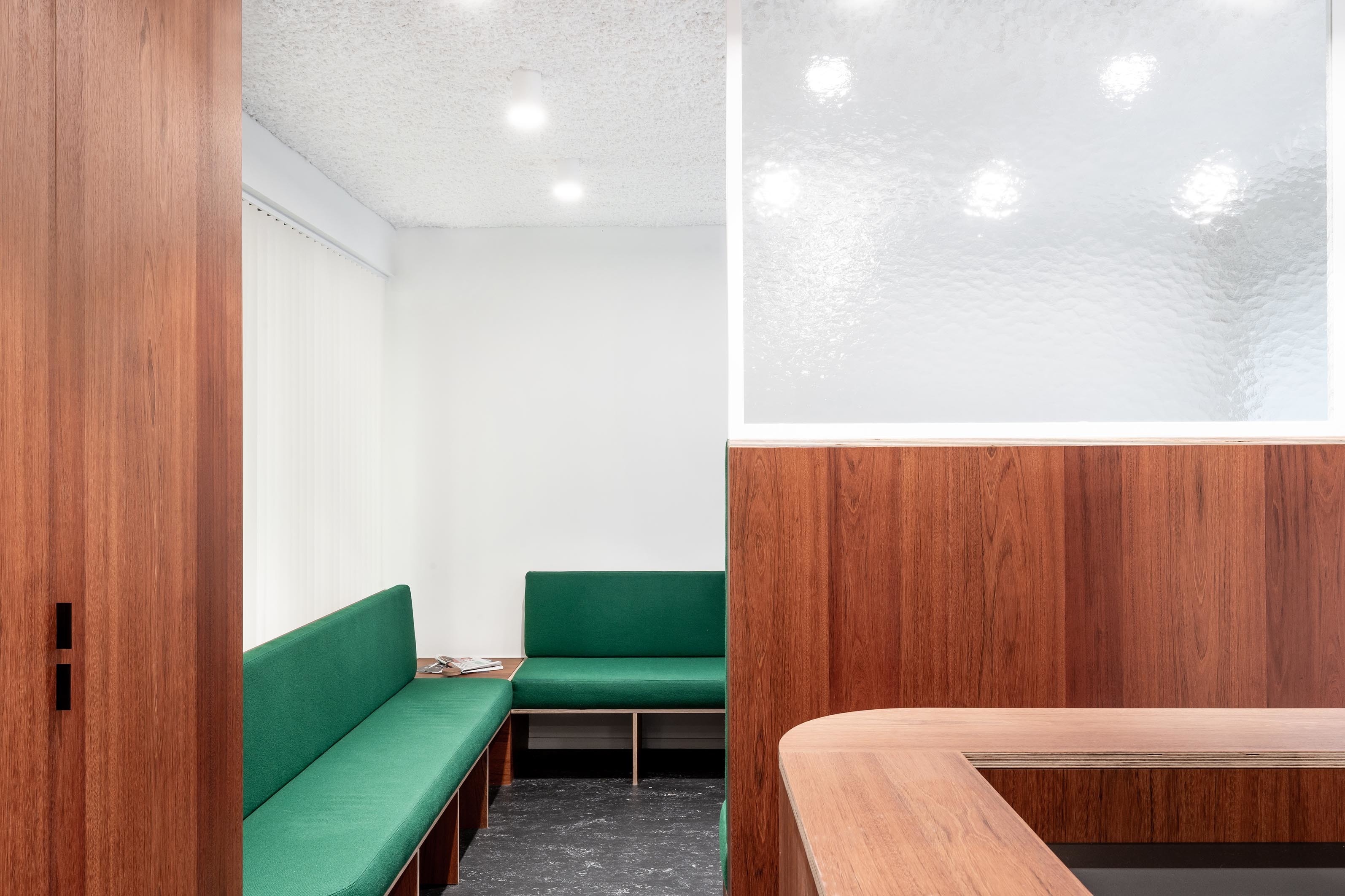 LOW LUCID B bis Dentisterie 03