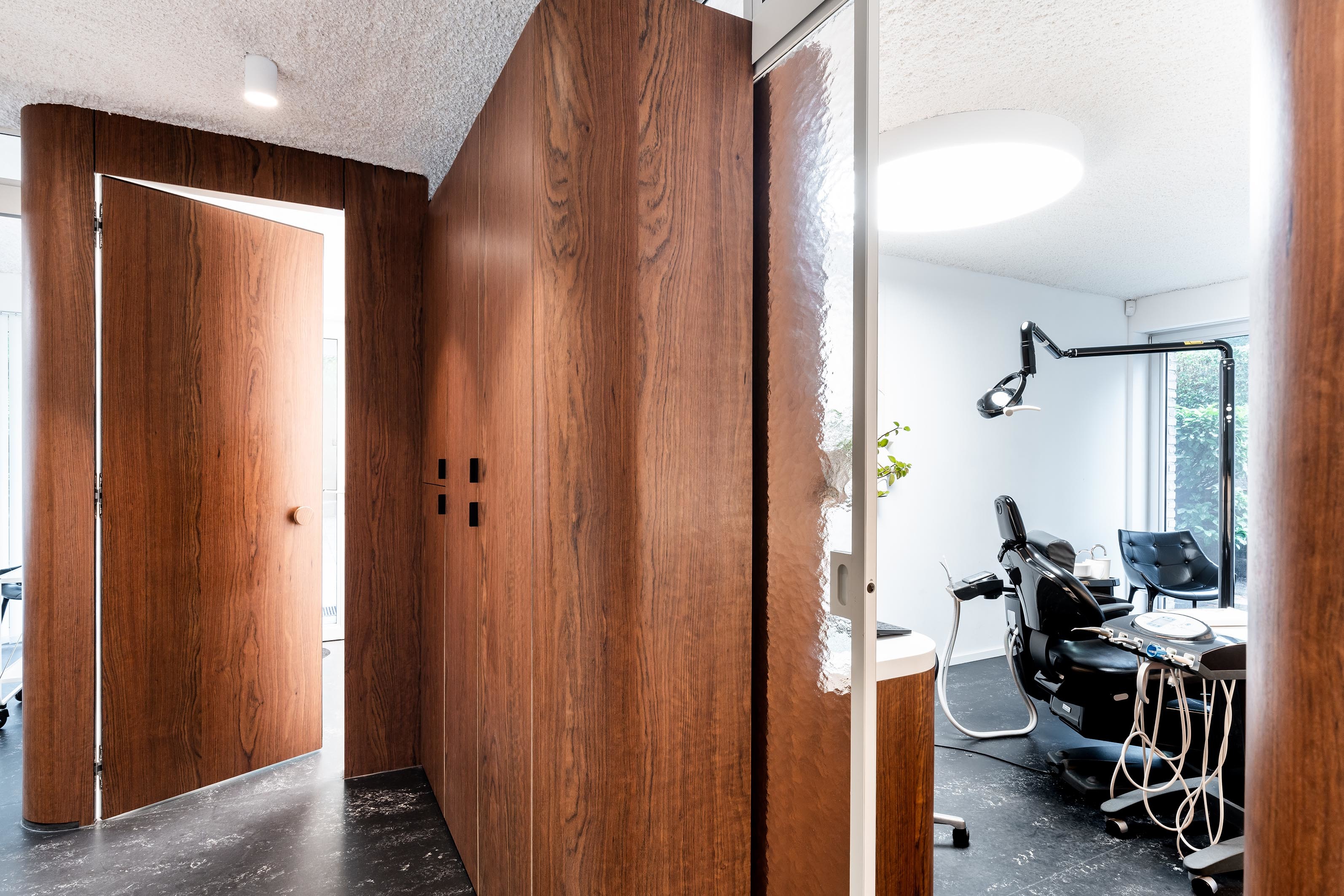 LOW LUCID B bis Dentisterie 18