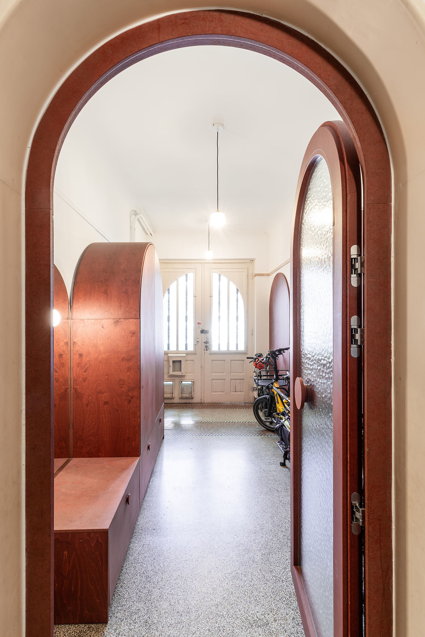 LOW LUCID B bis MB Schaarbeek 06