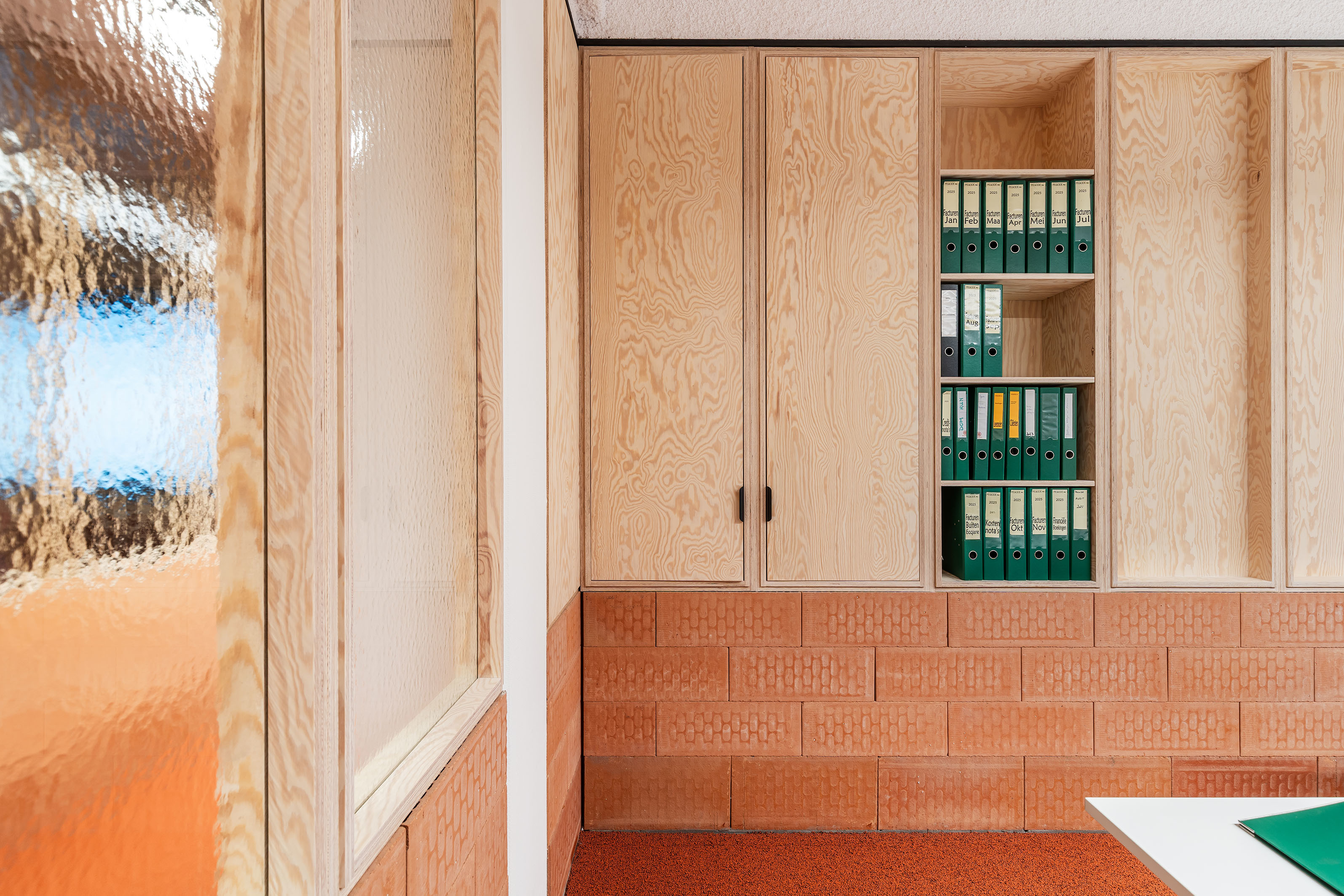 LOW LUCID B bis Pegode 19