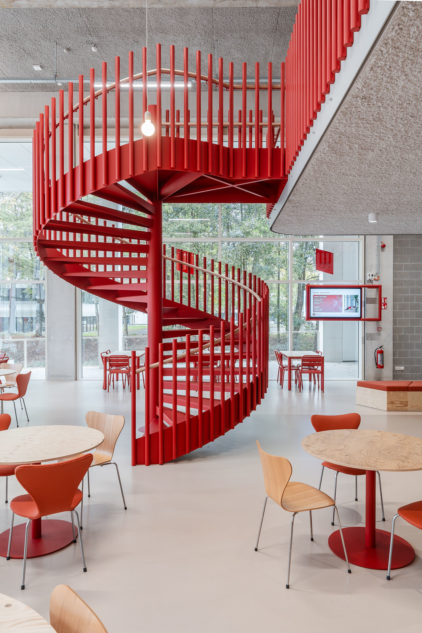 LOW LUCID B bis UA restaurant 12