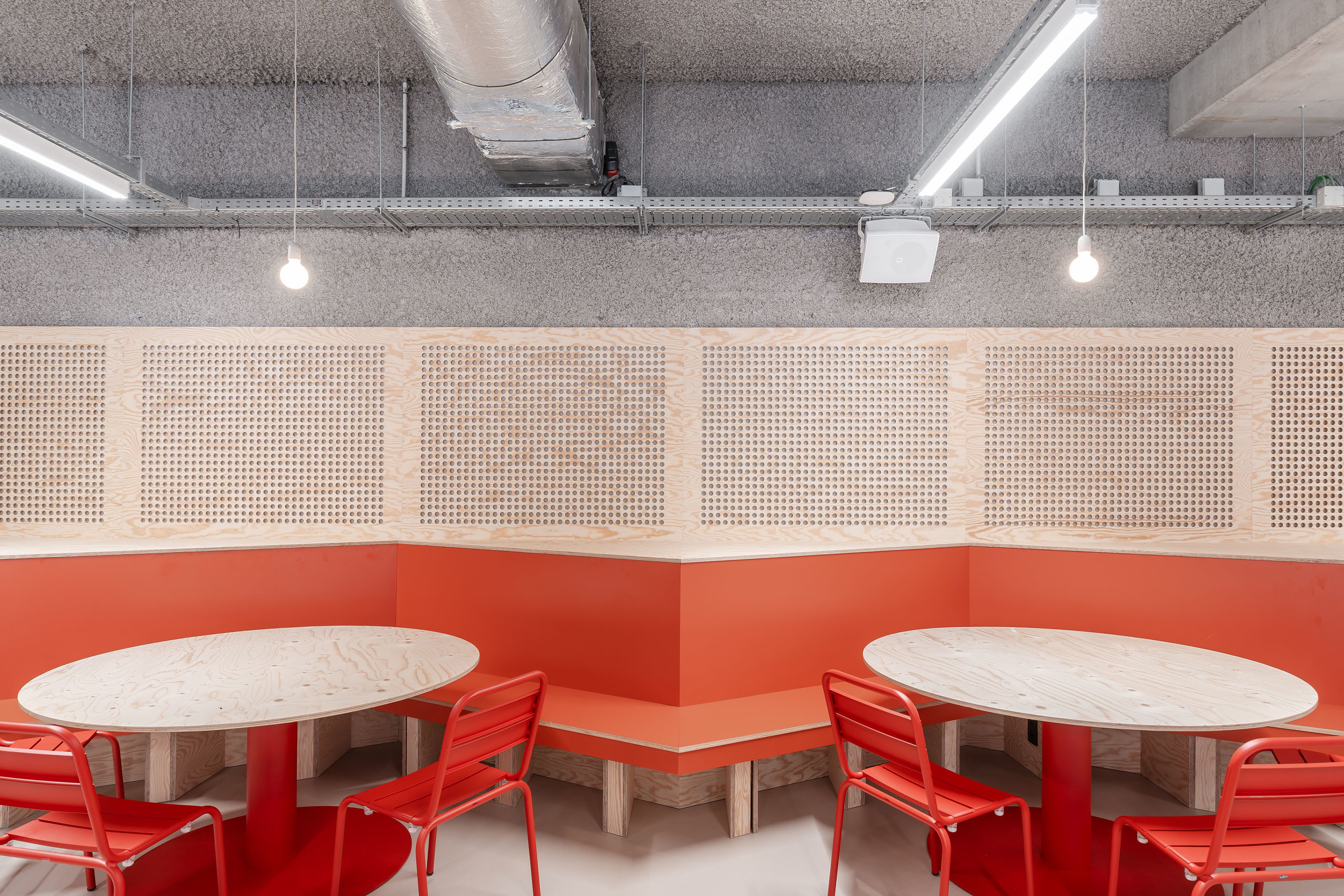 LOW LUCID B bis UA restaurant 15