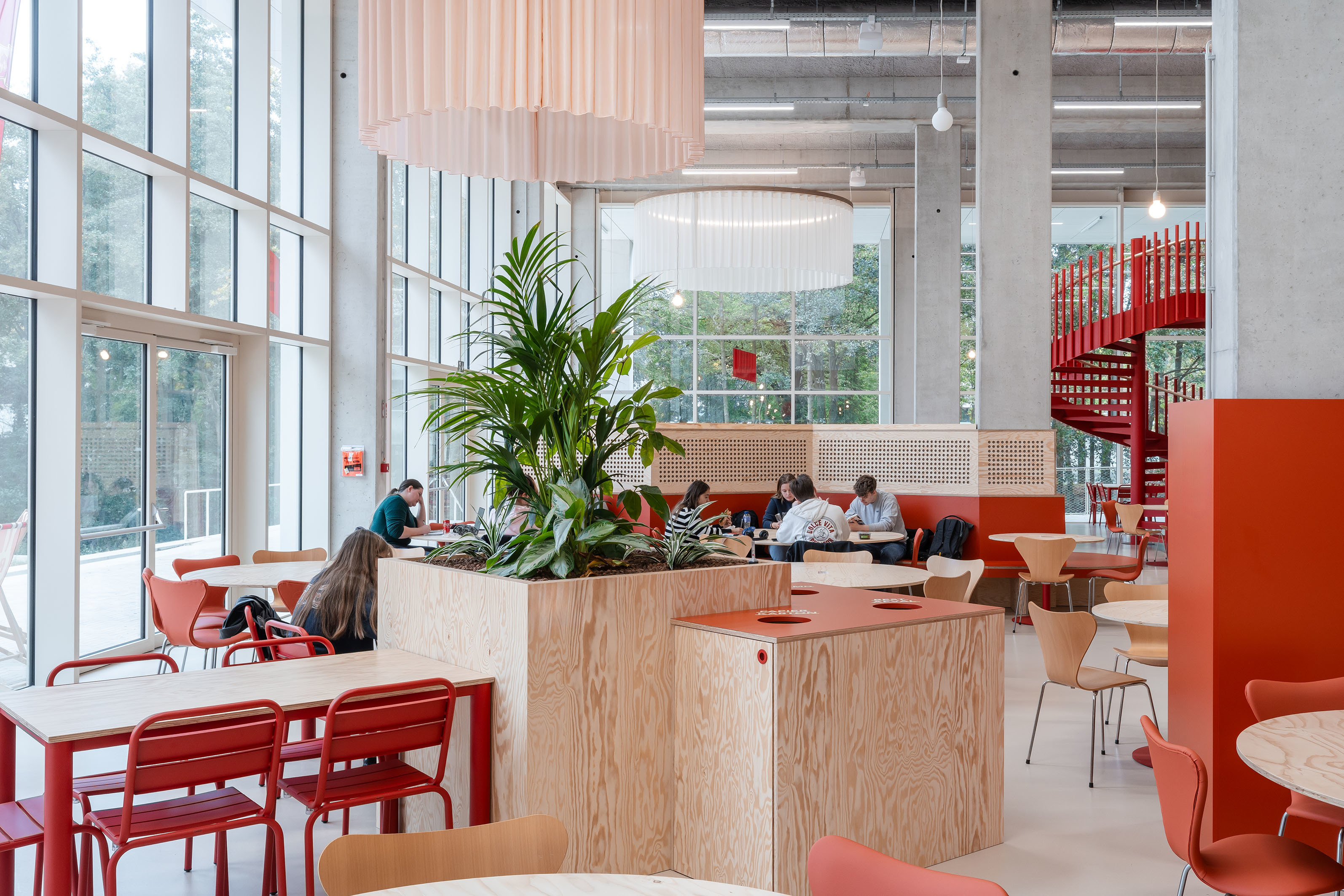 LOW LUCID B bis UA restaurant 22