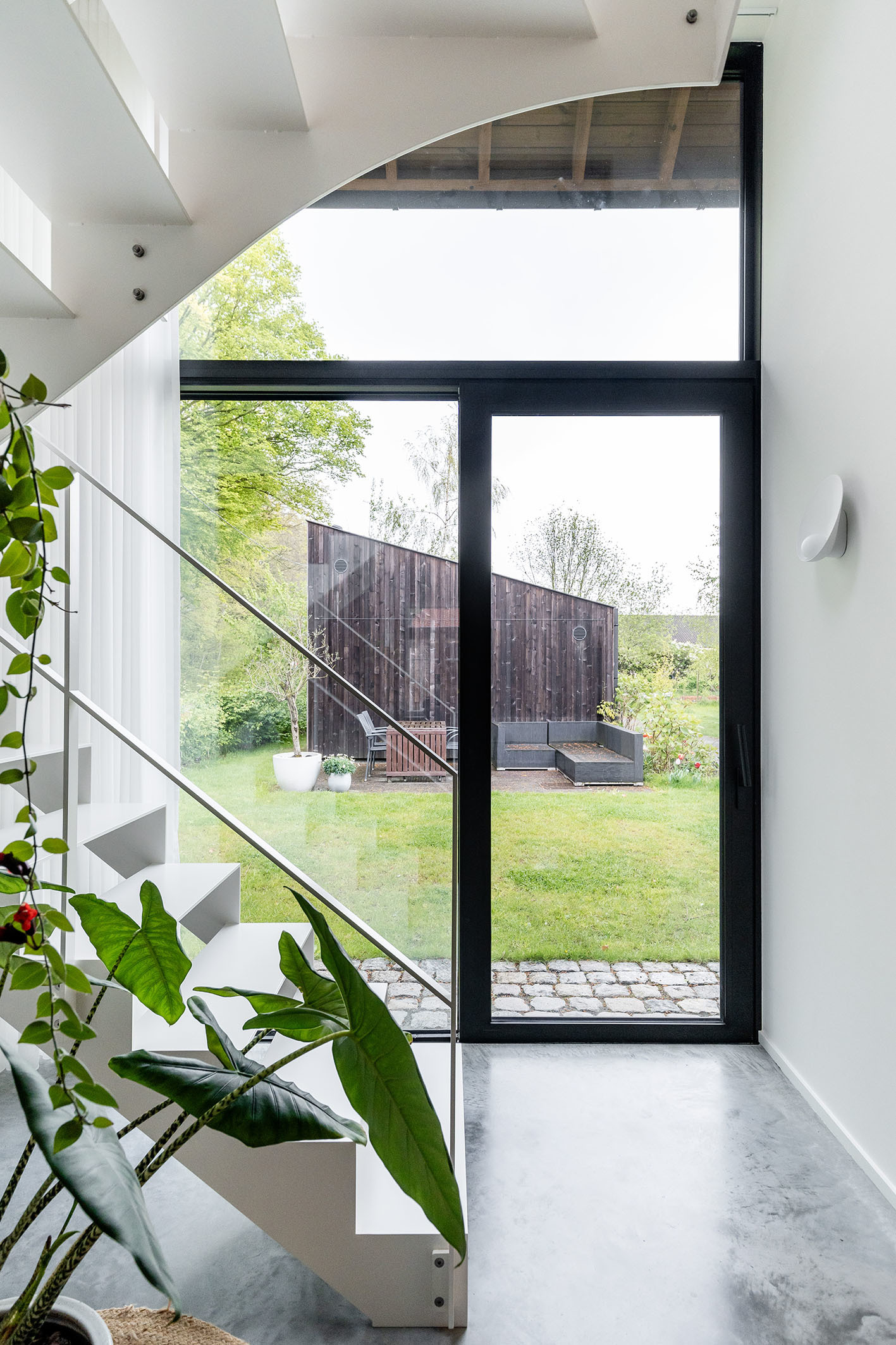 LOW LUCID B bis Zwarte Arend 21