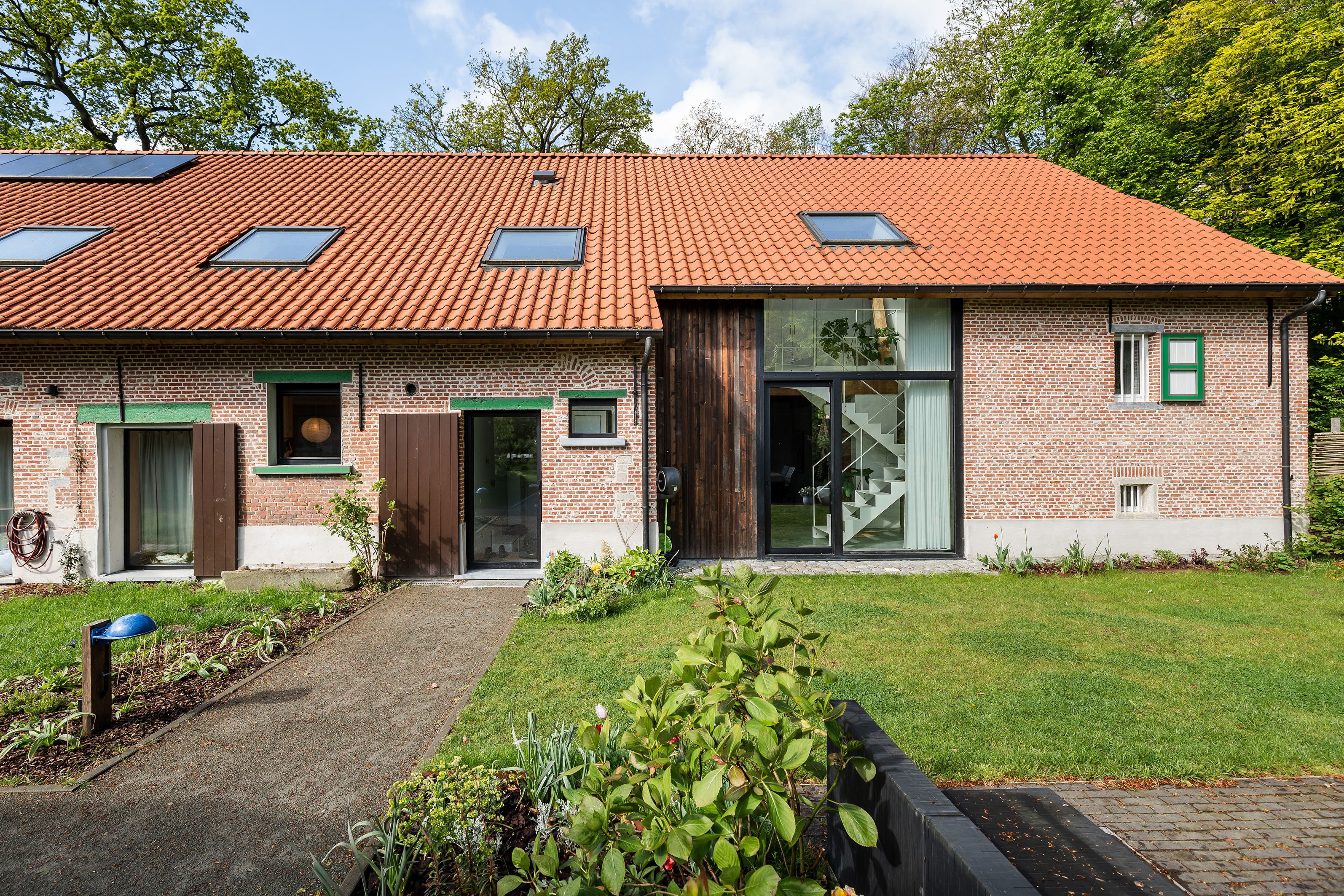 LOW LUCID B bis Zwarte Arend 26