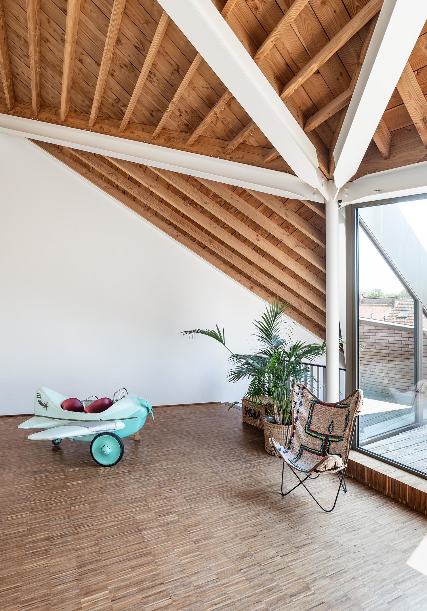 LOW LUCID B bis d Hulst Lier 008