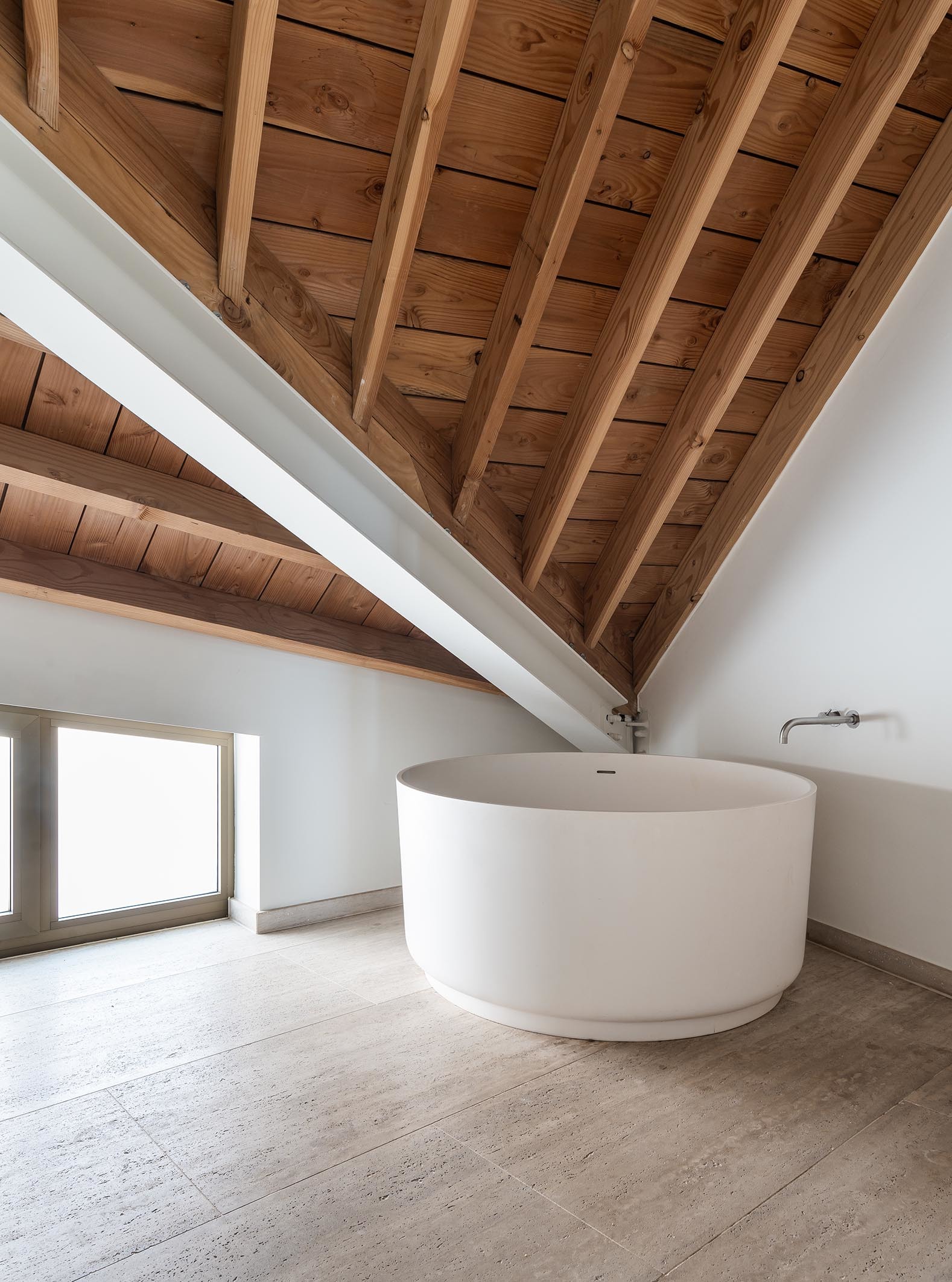 LOW LUCID B bis d Hulst Lier 013