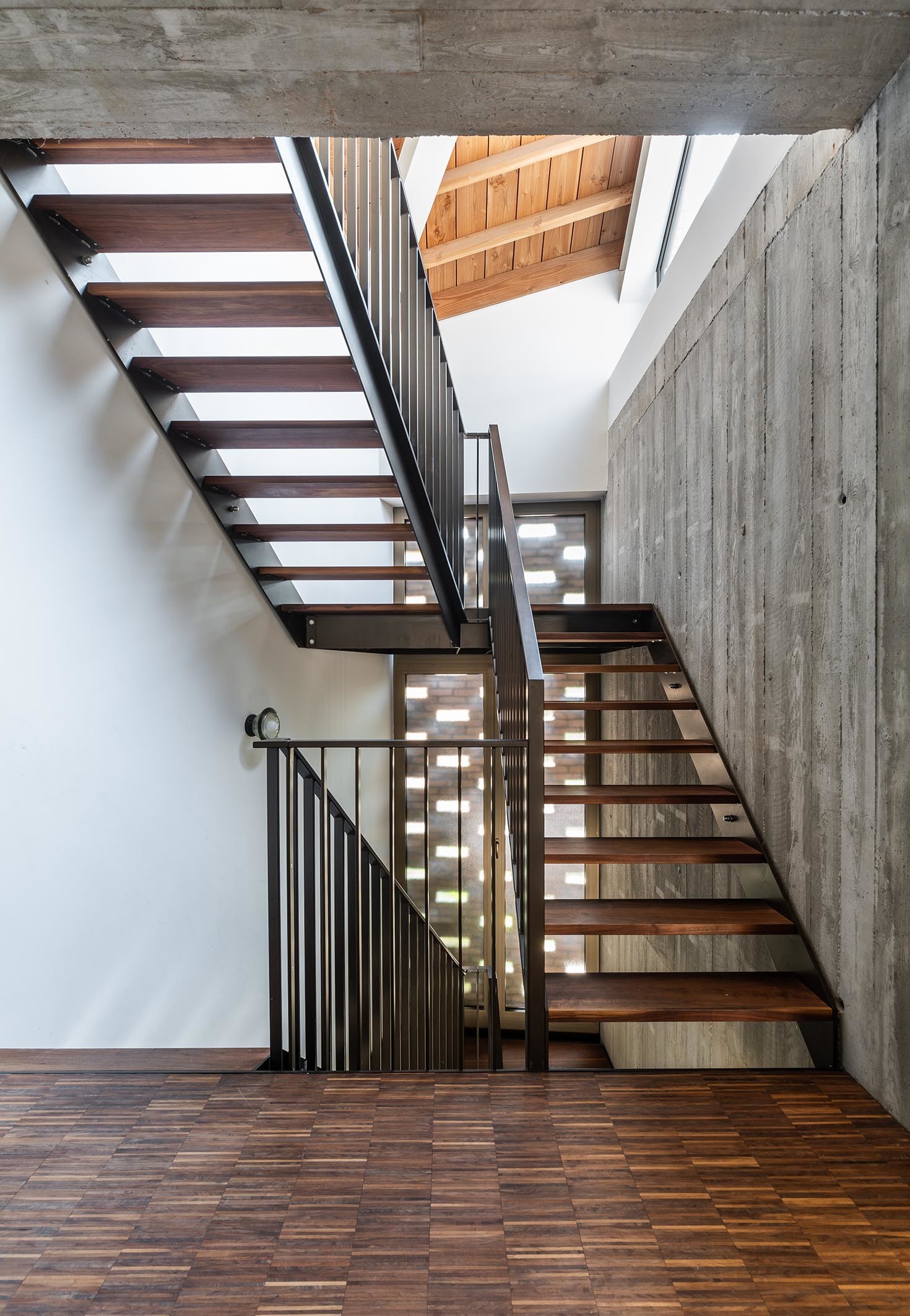 LOW LUCID B bis d Hulst Lier 019