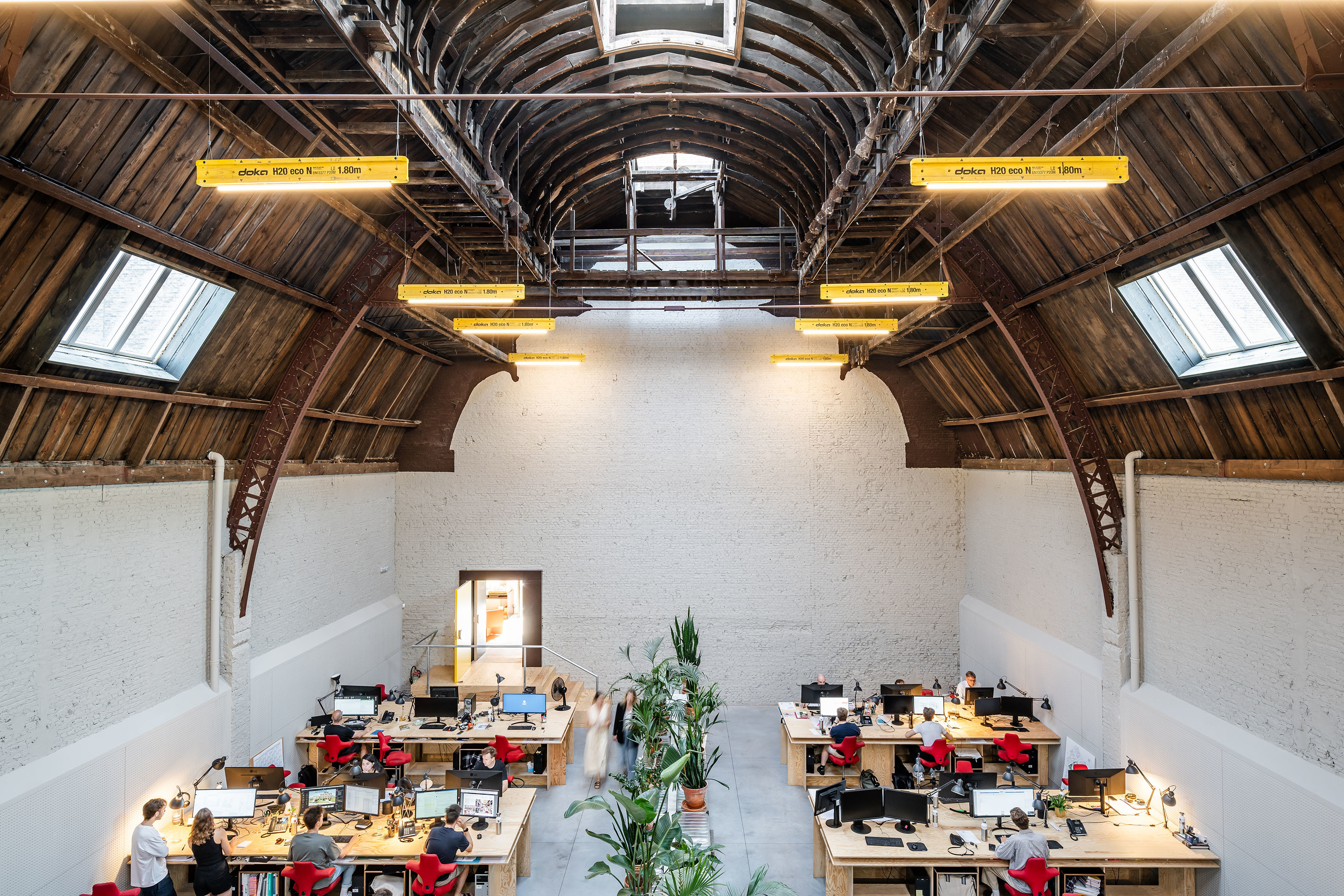 LOW LUCID B cinema 003