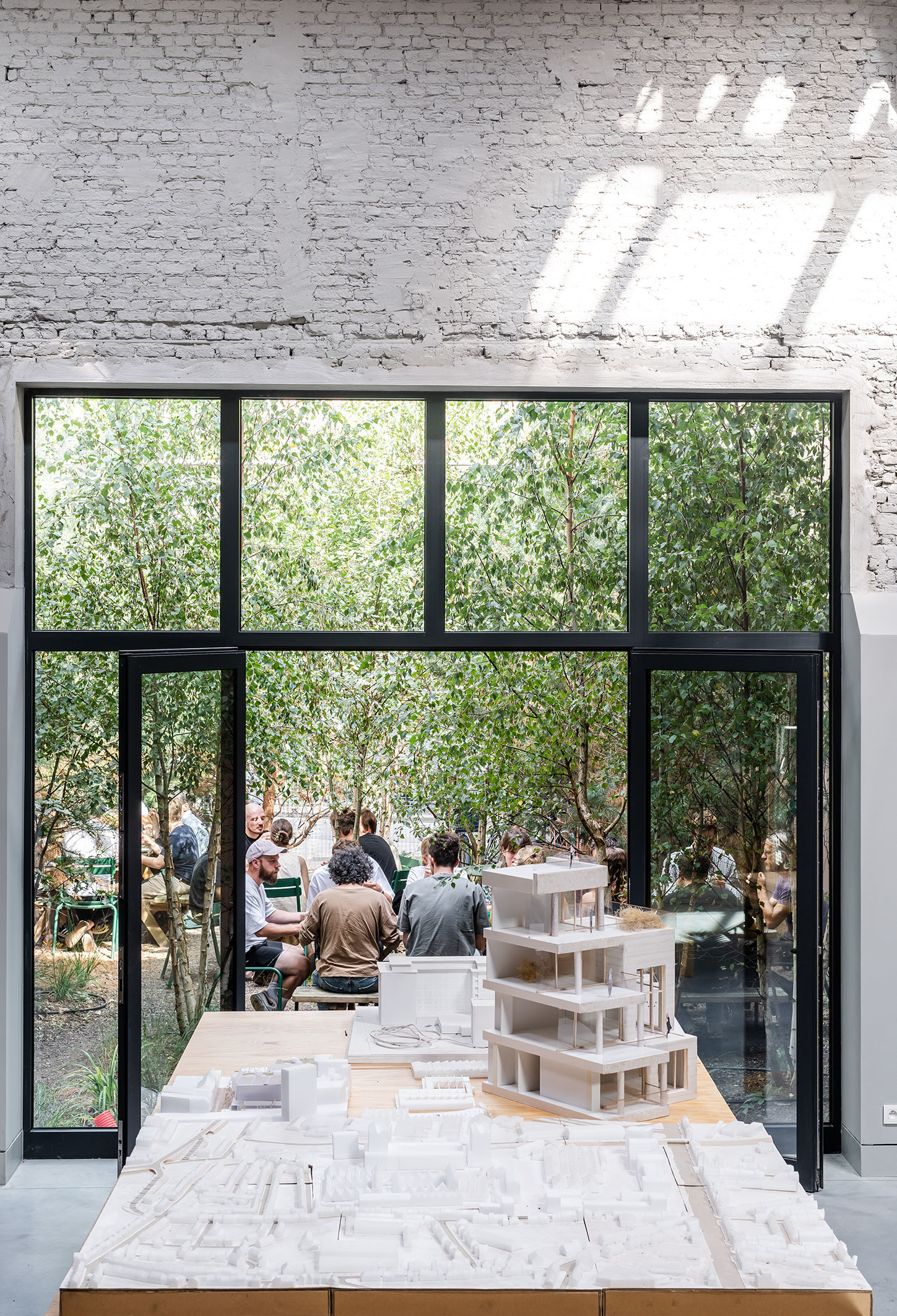 LOW LUCID B cinema 023