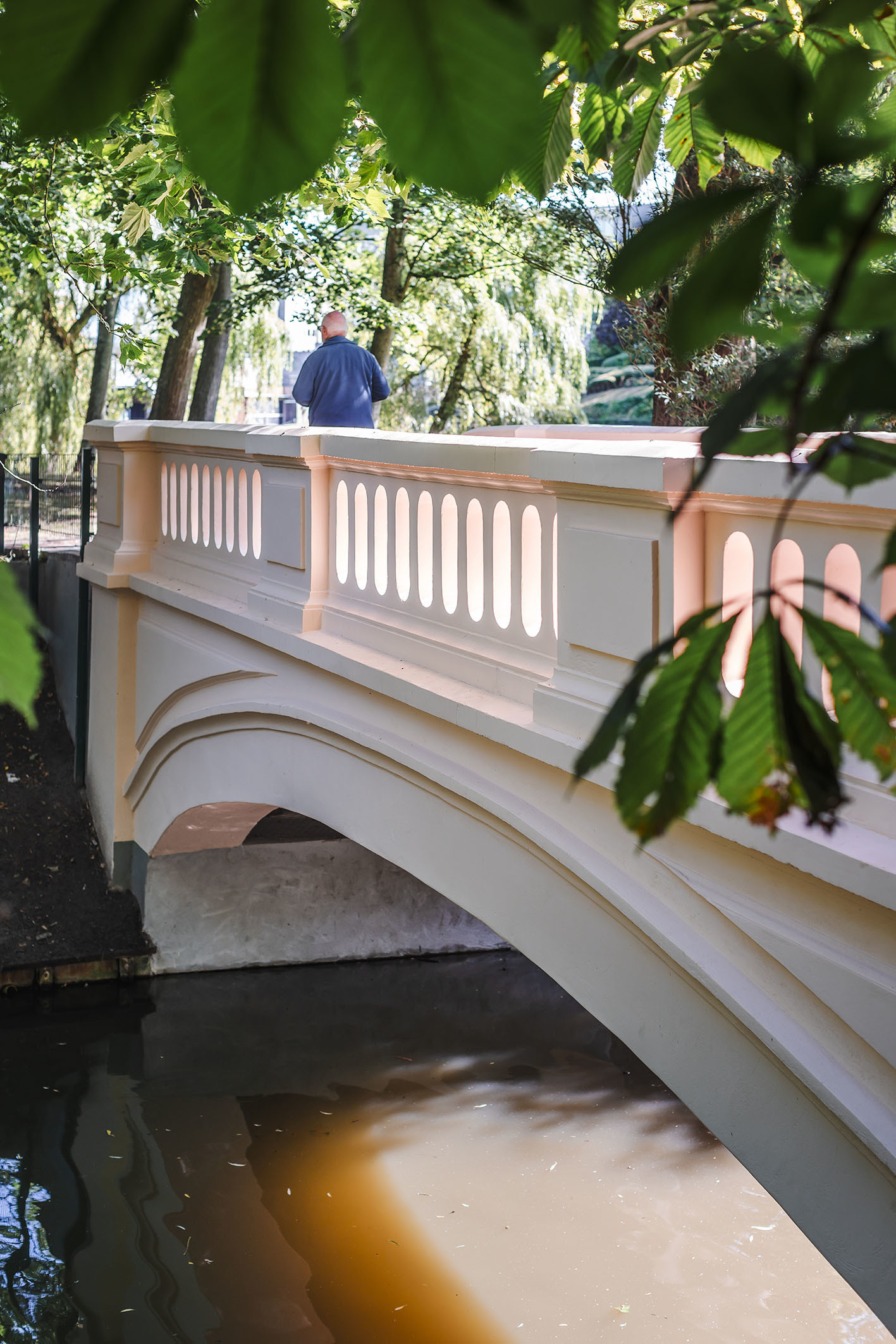 LOW LUCID B juxta Leopoldpark 04