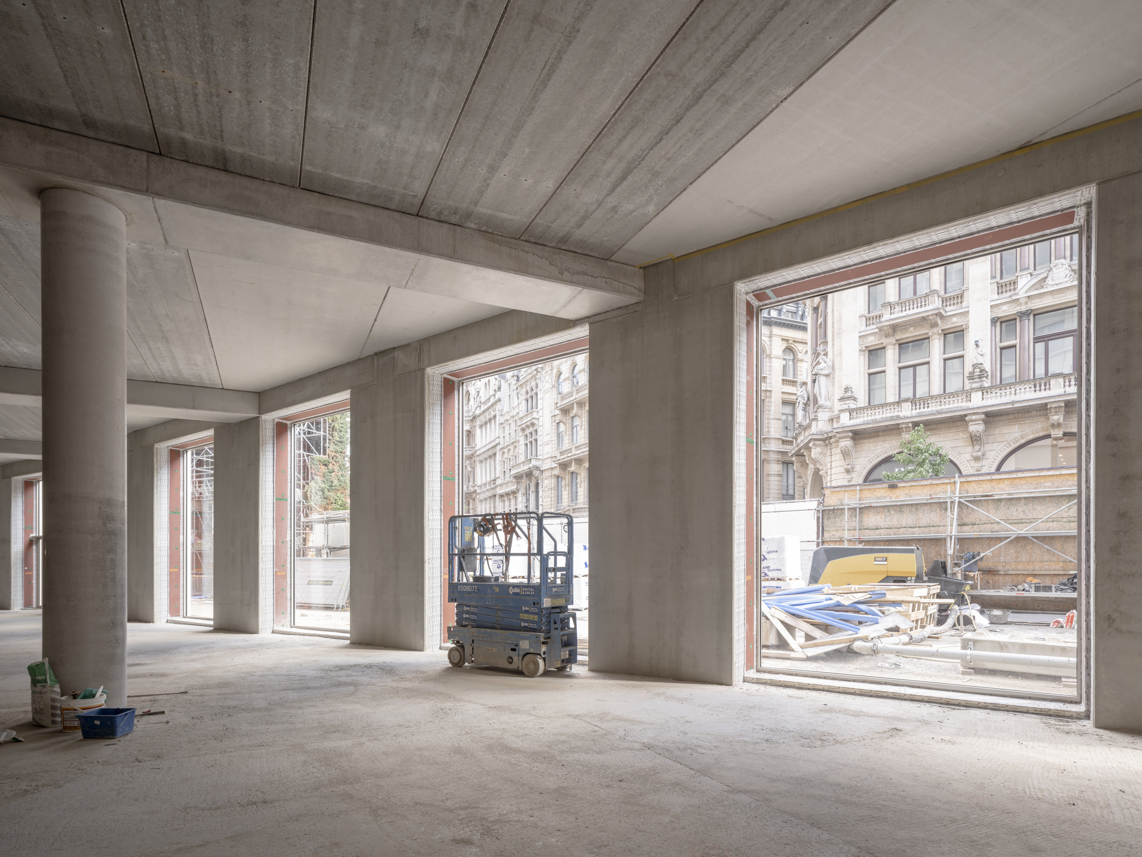 Olmo Peeters Meir Corner LR 10
